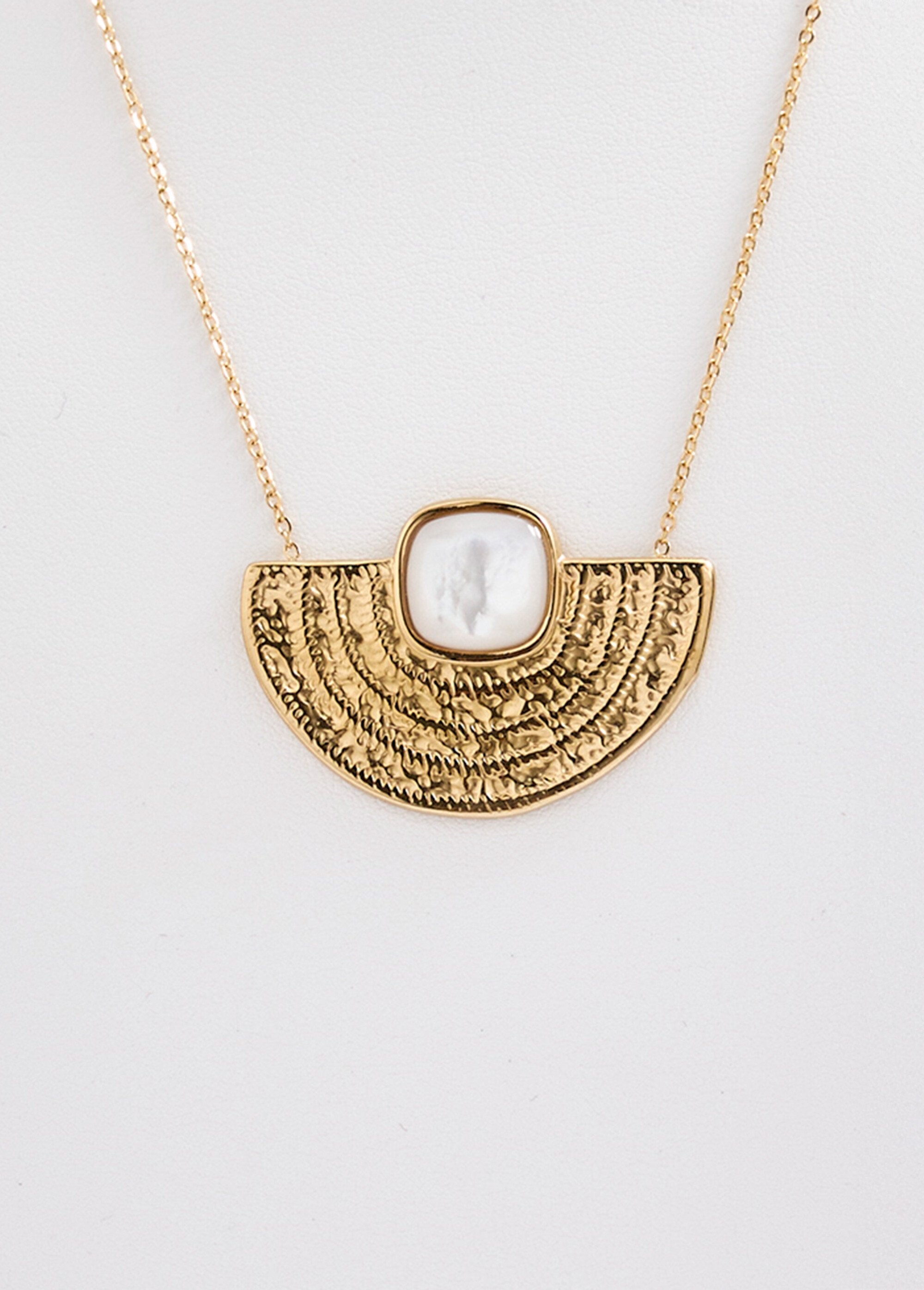 Collar_con_colgante_de_acero_inoxidable_bañado_en_oro_y_nácar_Dorado_y_blanco_DE1_slim