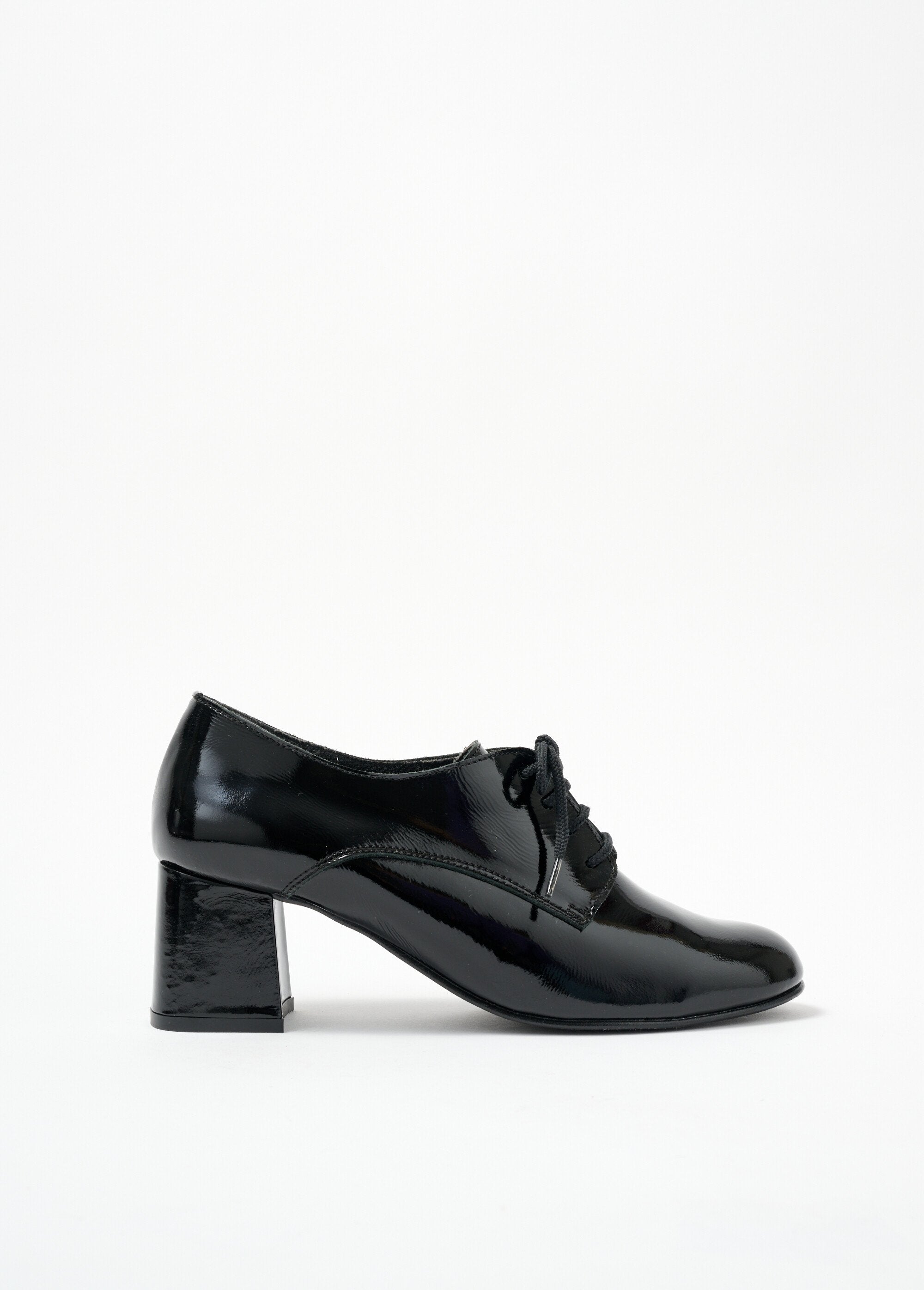 Derbies_de_charol_con_cordones_y_tacón_ancho_y_cómodo_Vernis_noir_DR1_slim