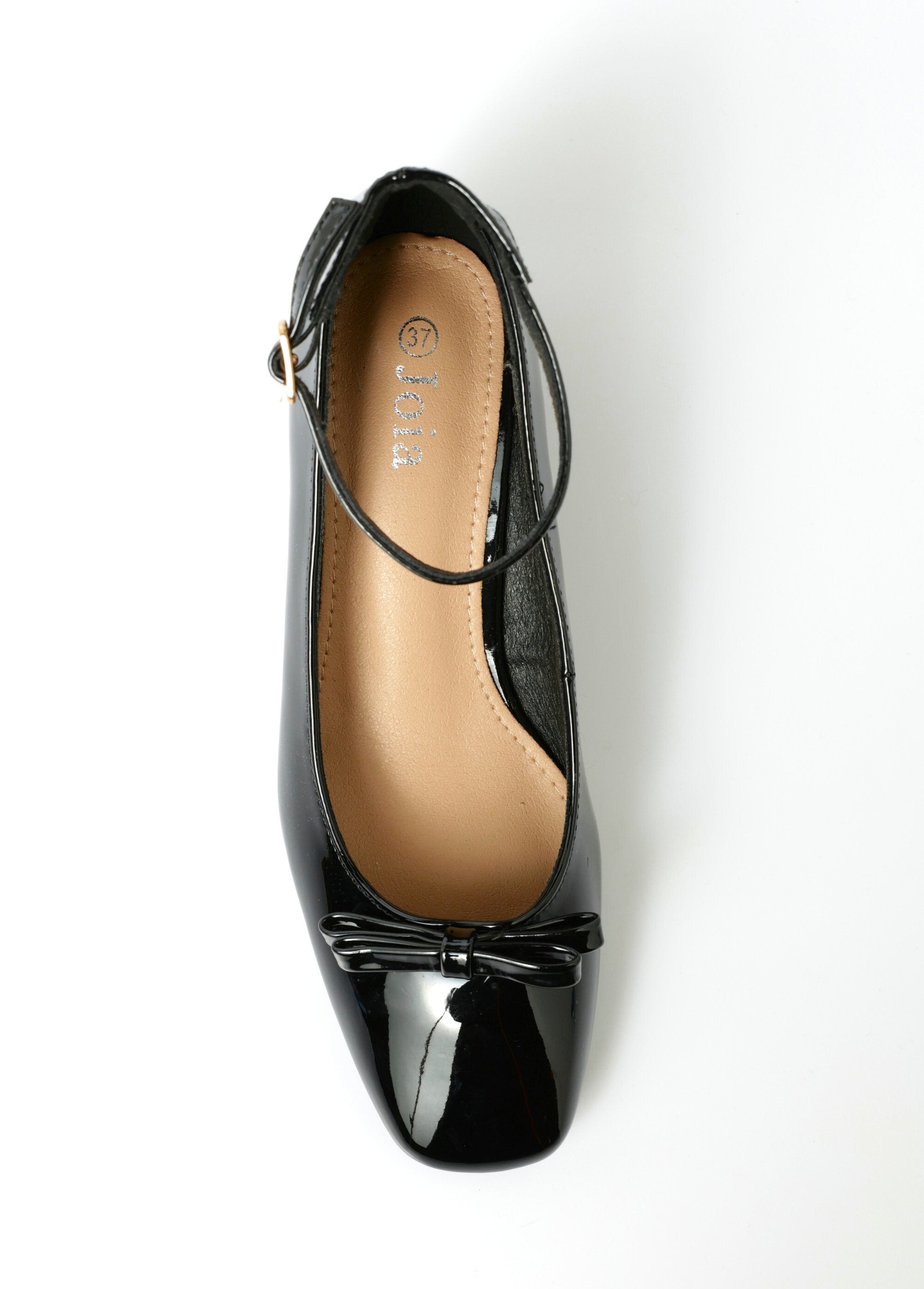 Zapatos_de_salón_de_charol_con_tira_en_el_tobillo_Negro_OV1_slim