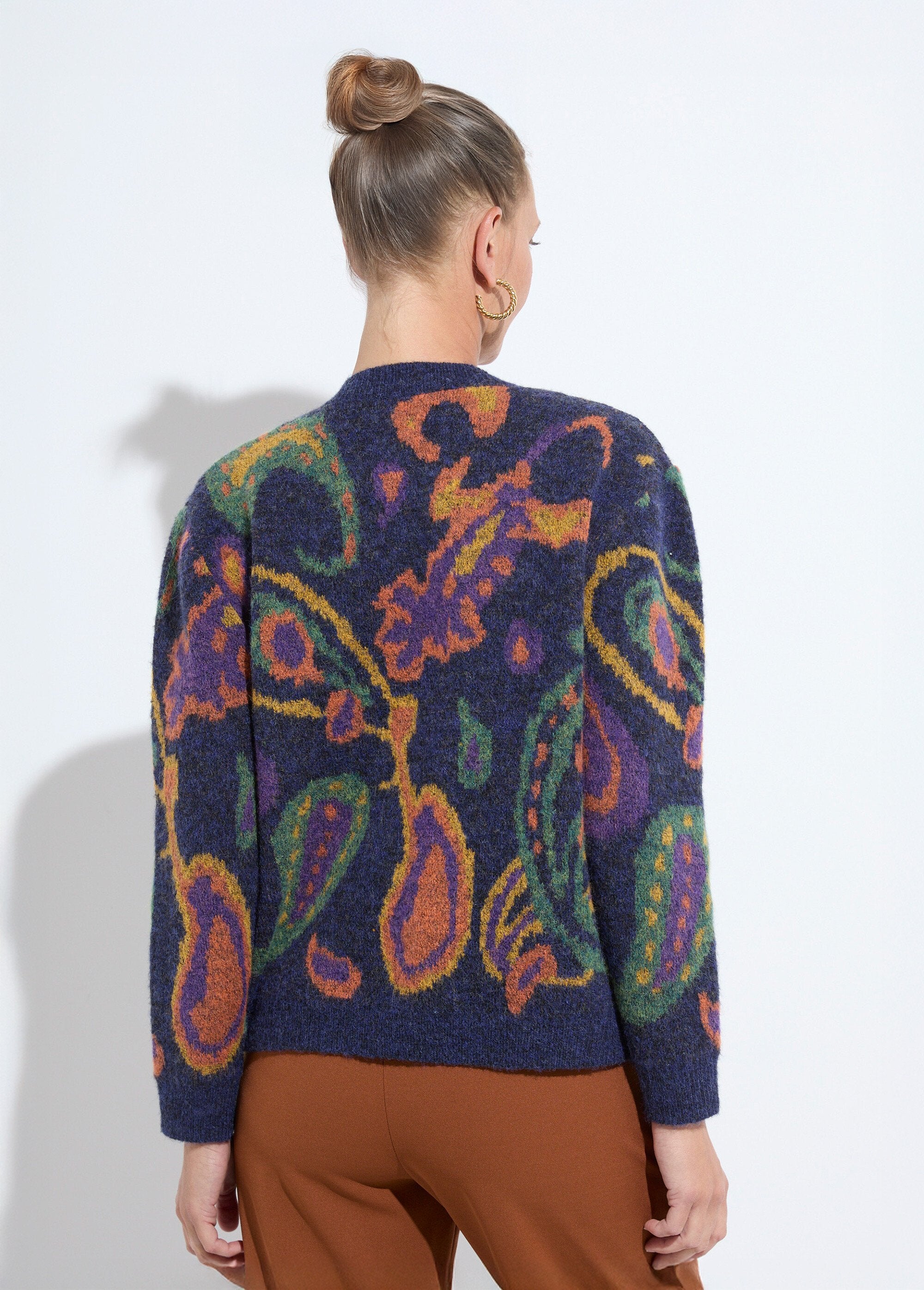 Gilet_chaud_court_boutonné_jacquard_avec_laine_Fond_marine_DO1_slim