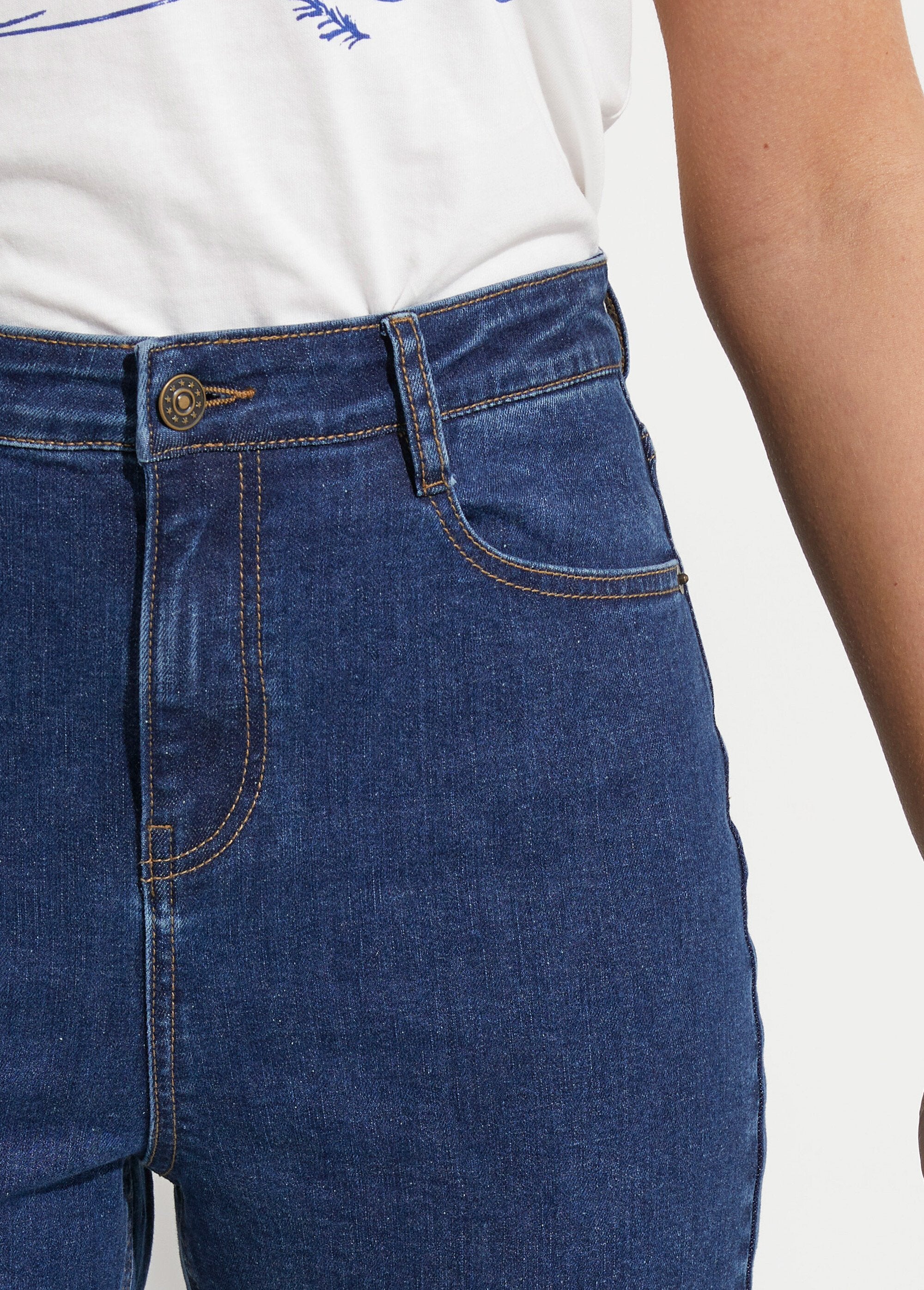 Vaqueros_de_cintura_alta,_pierna_recta_y_largo_7/8_piedra_DE1_slim