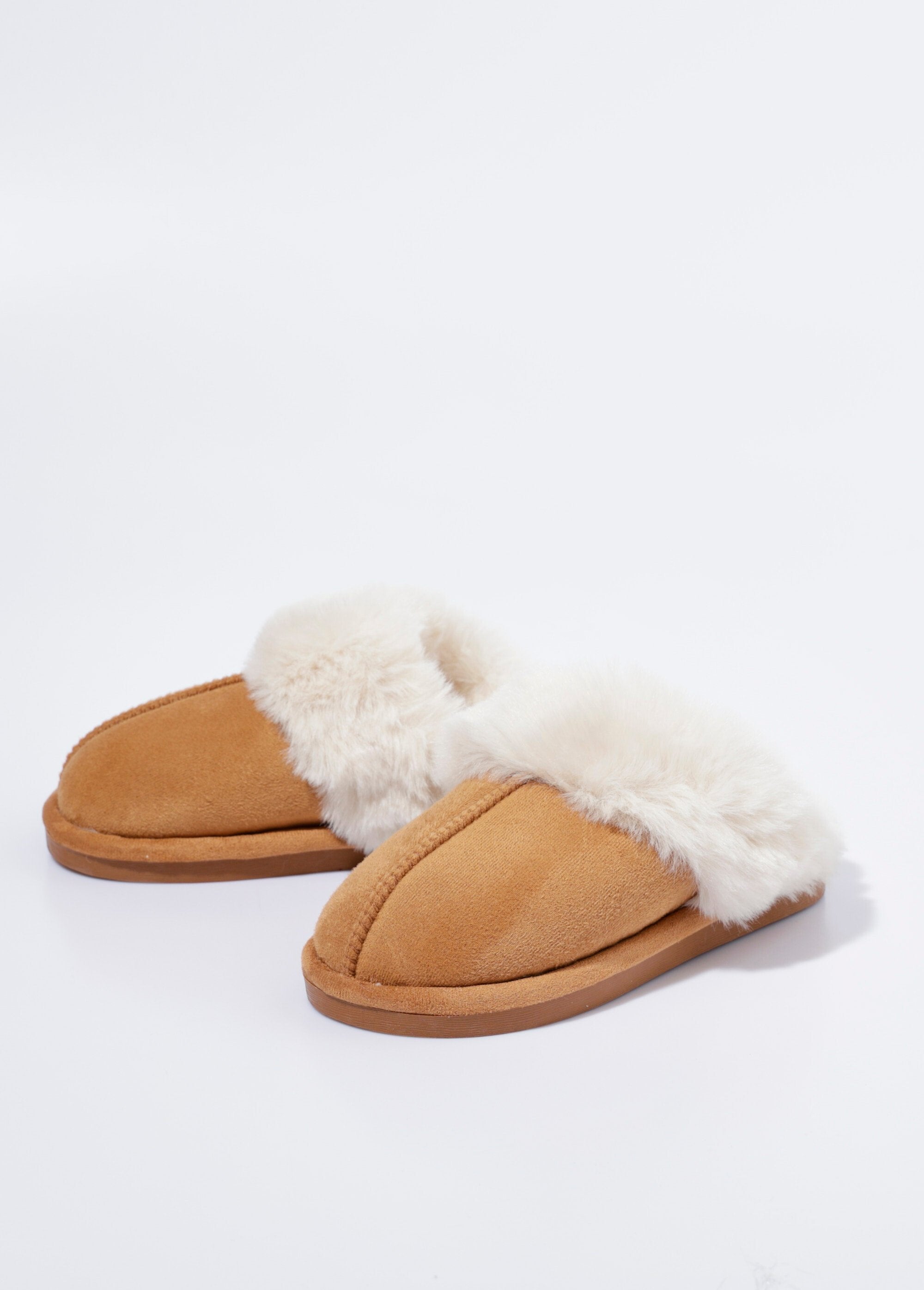 Zapatillas_tipo_mulas_camello_DE1_slim