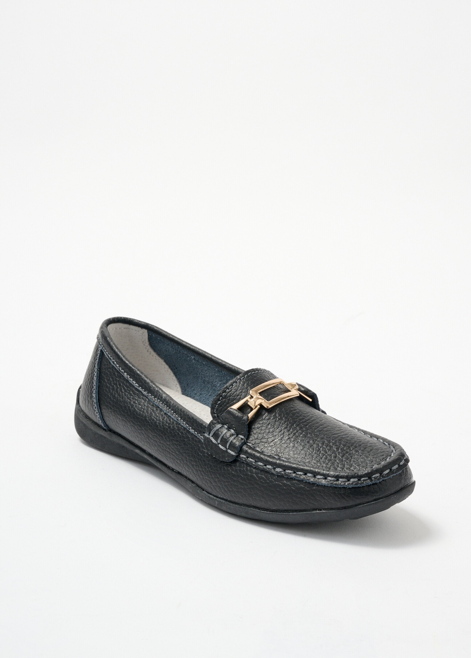 Mocasines_con_detalle_metálico_y_suela_antideslizante_Negro_FA1_slim