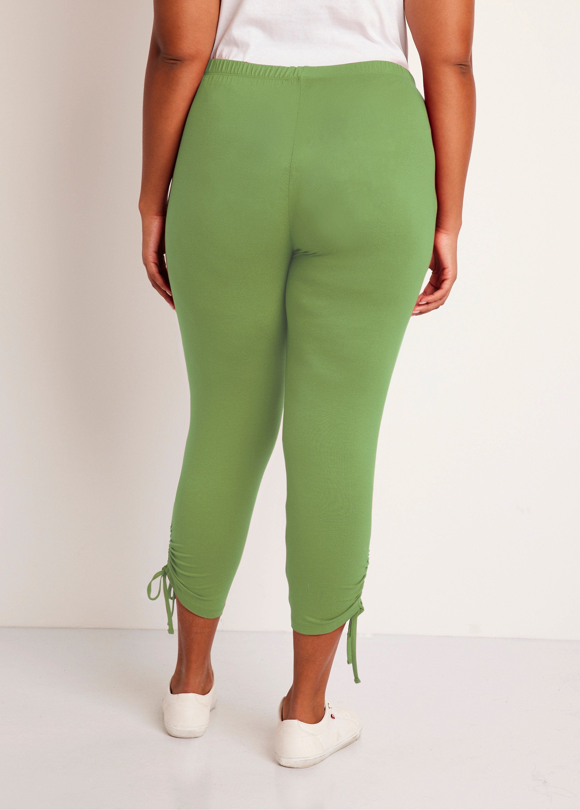 Legging_corto_con_cinturilla_elástica_lima_simple_DO1_curvy