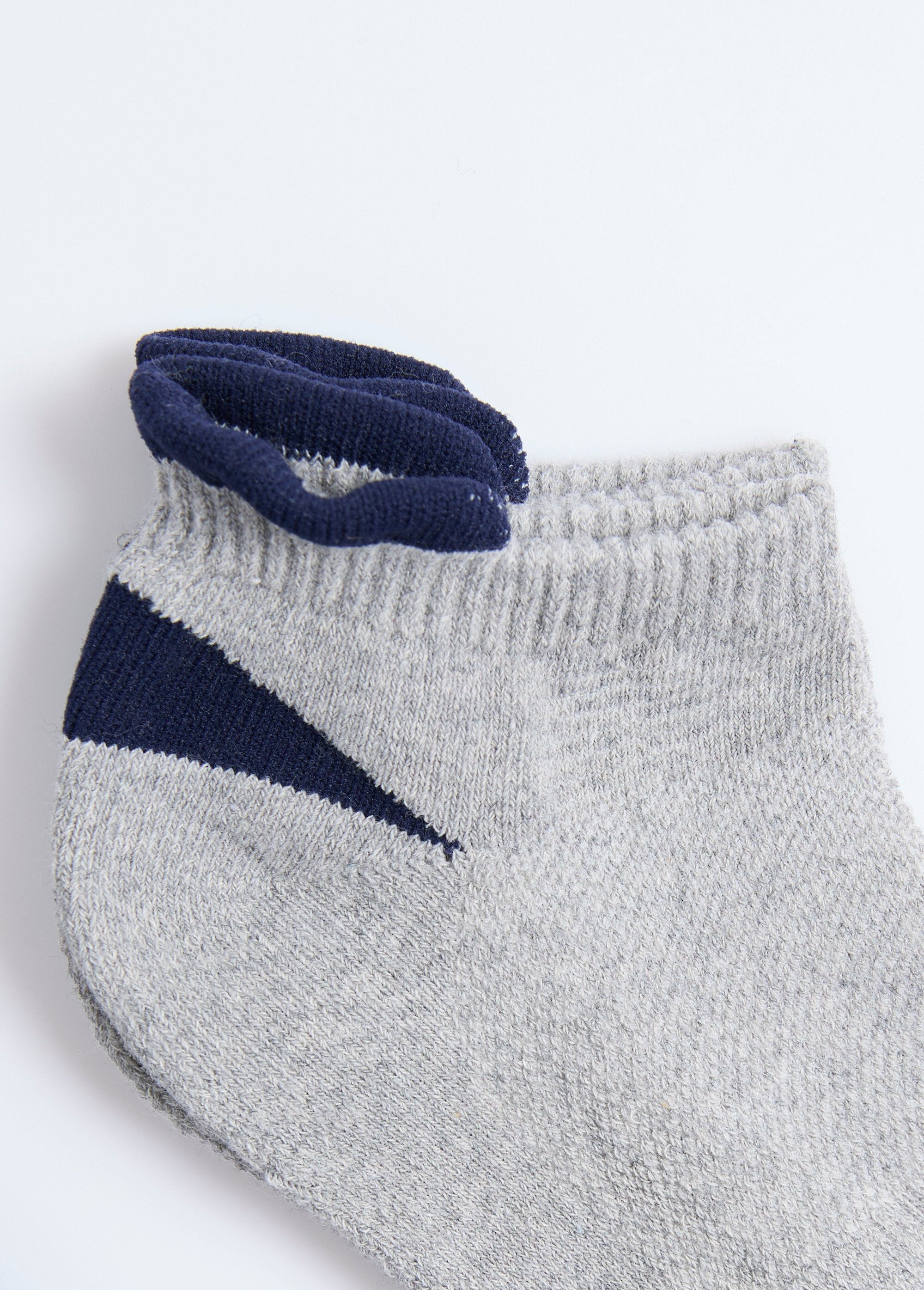 Pack_de_2_calcetines_técnicos_Gris_y_azul_marino_DE3_slim