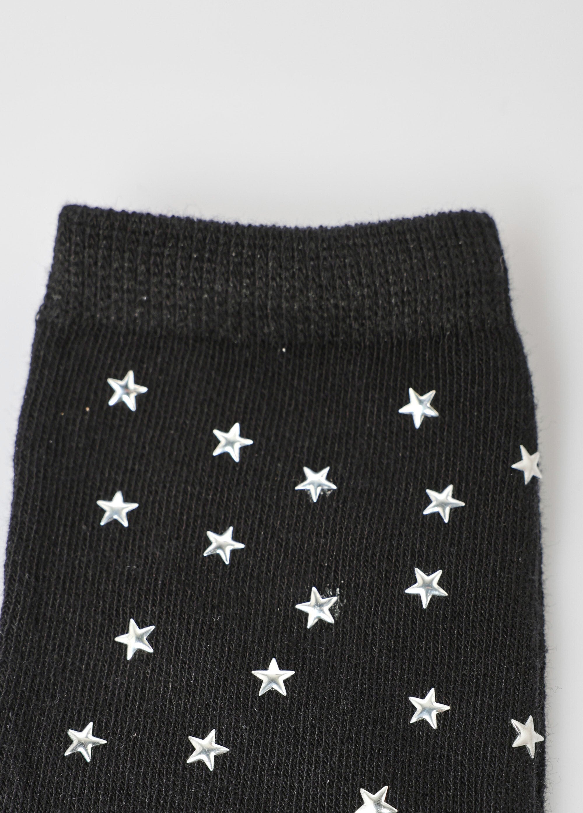 Juego_de_3_calcetines_de_fantasía_con_pedrería._Impresión_gris_DE2_slim