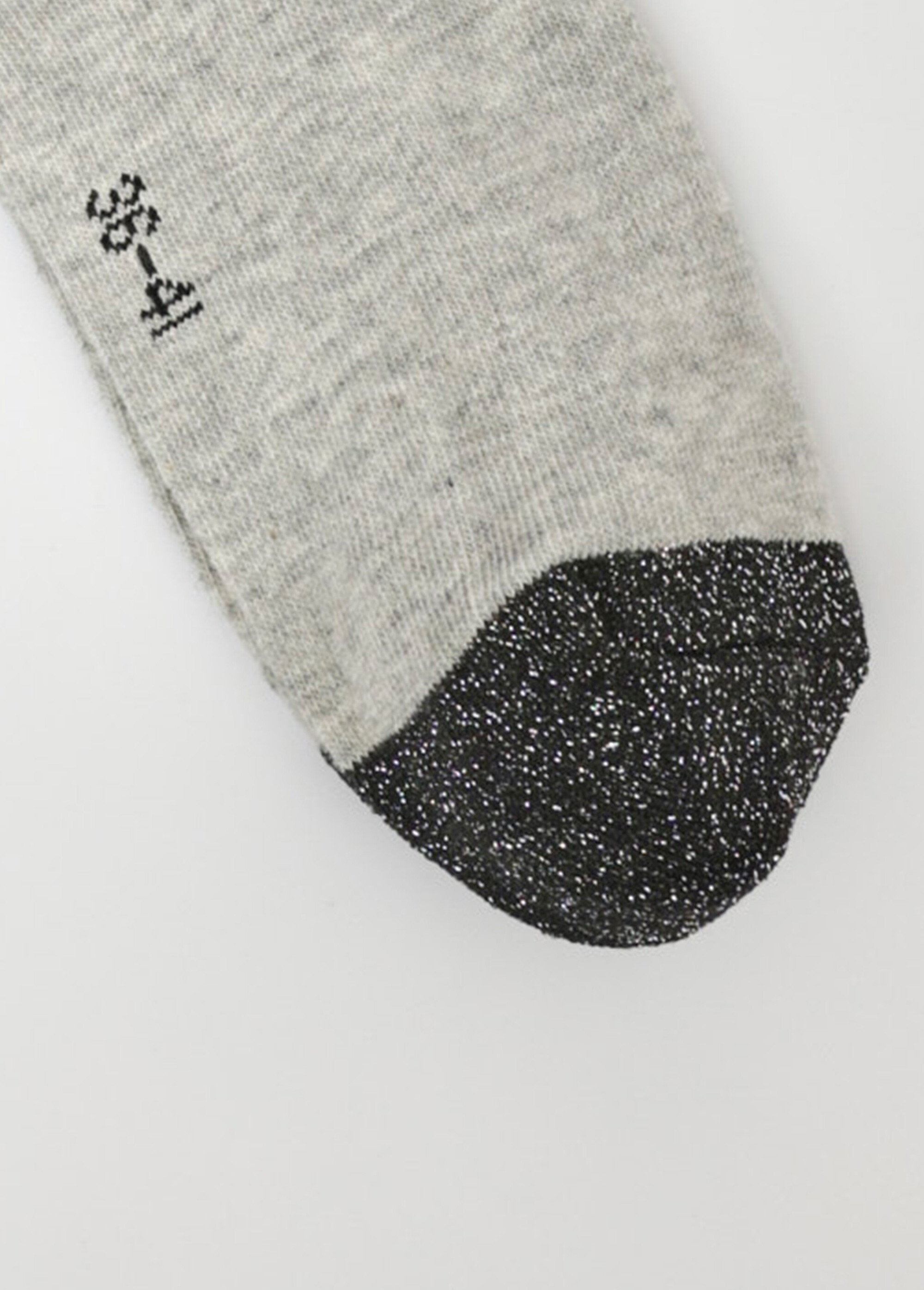 Paquete_de_3_calcetines_elegantes_para_la_puntera_y_el_talón._Gris_DE3_slim