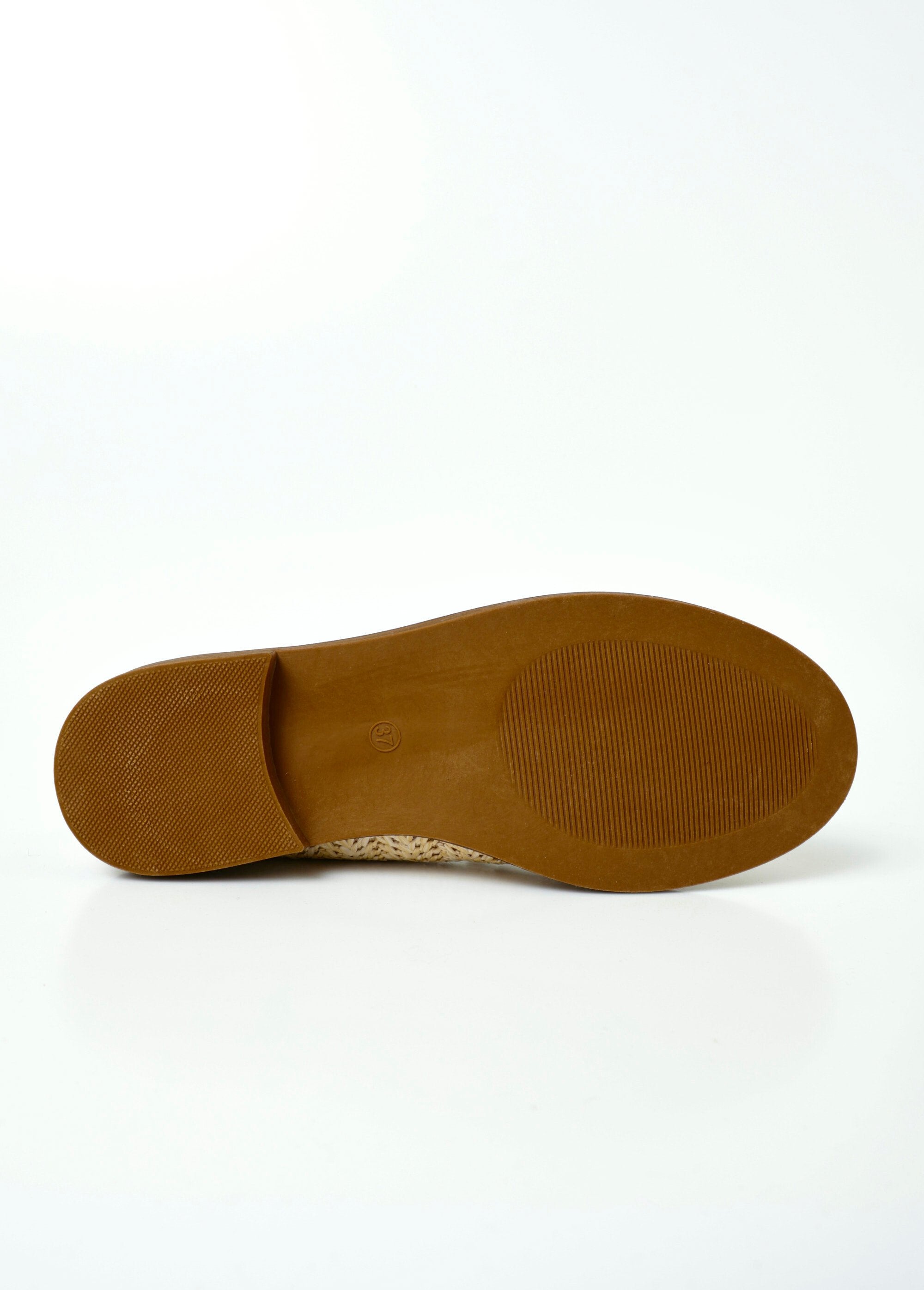 Mocasines_con_efecto_tejido_metalizado_y_lengüeta_Beige_UN1_slim