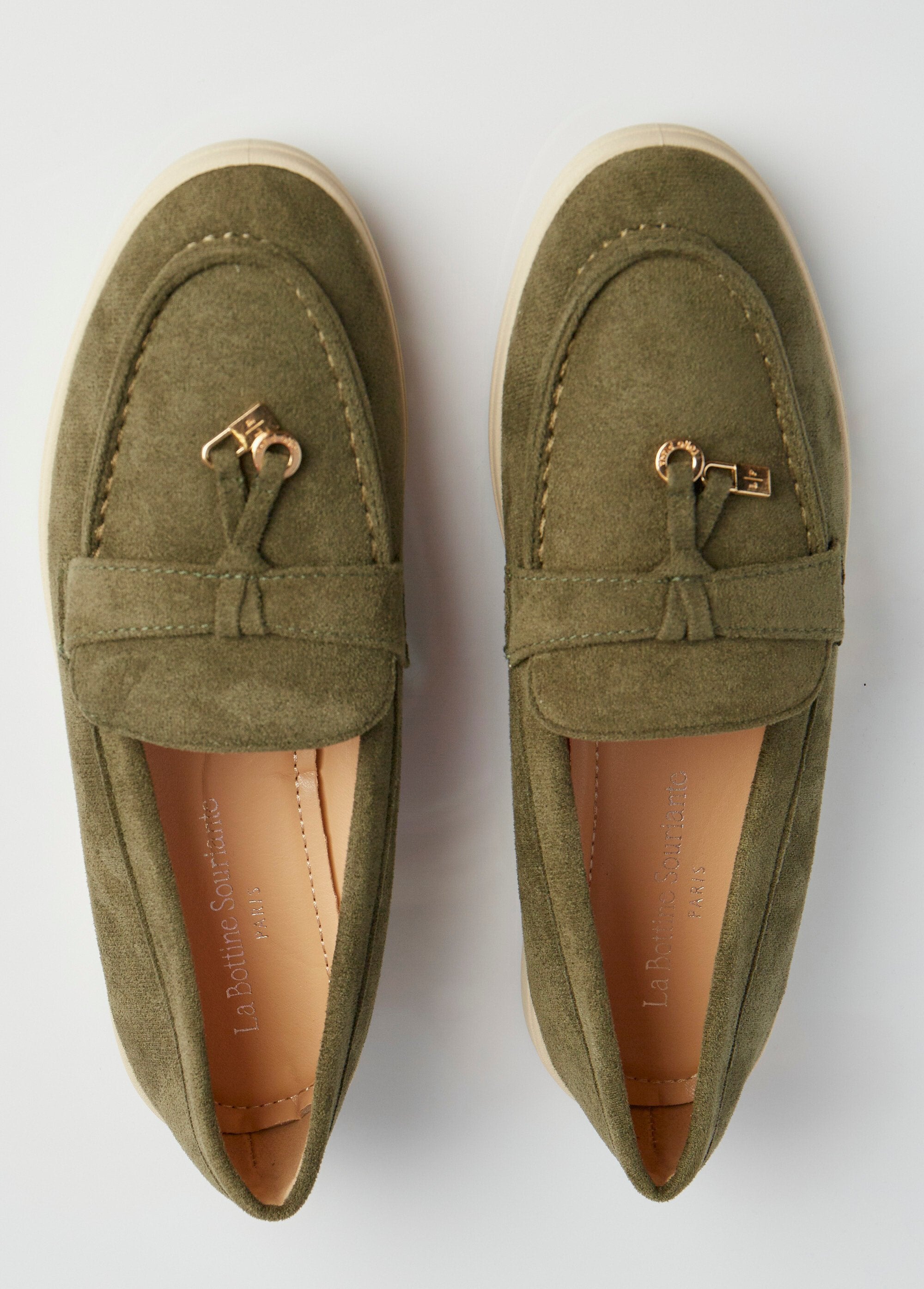 Mocasines_estilo_mocasín_efecto_ante_verde_caqui_OV1_slim