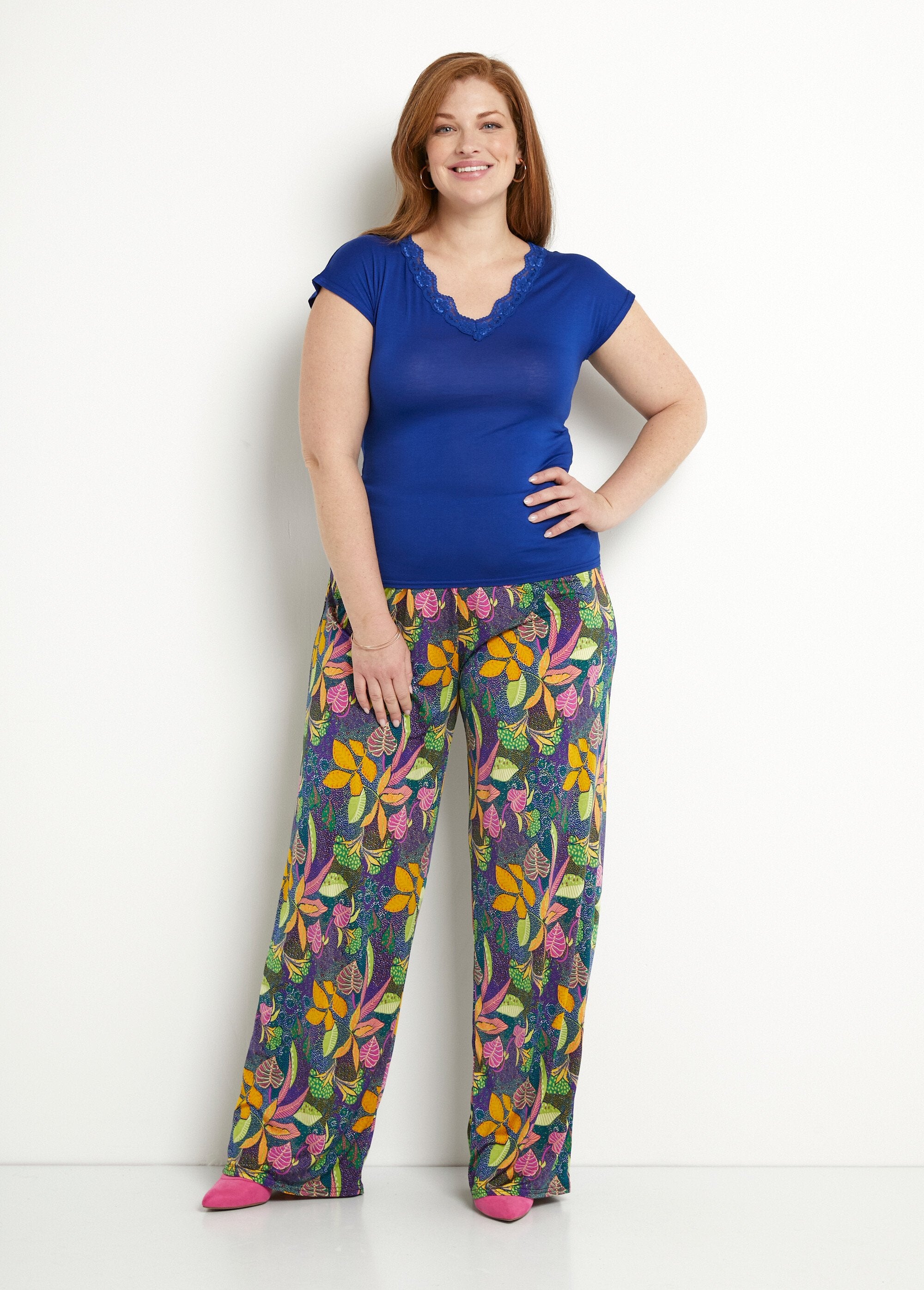 Pantalones_fluidos_de_malla_con_cintura_elástica_rosa_y_amarillo_SF1_curvy