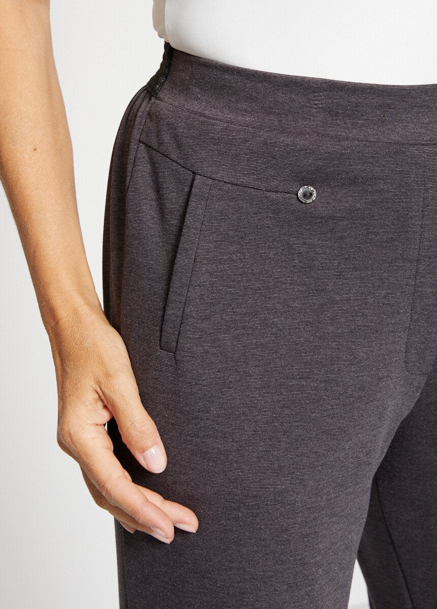 Pantalón_recto_con_cintura_semielástica_Gris_liso_DE2_slim