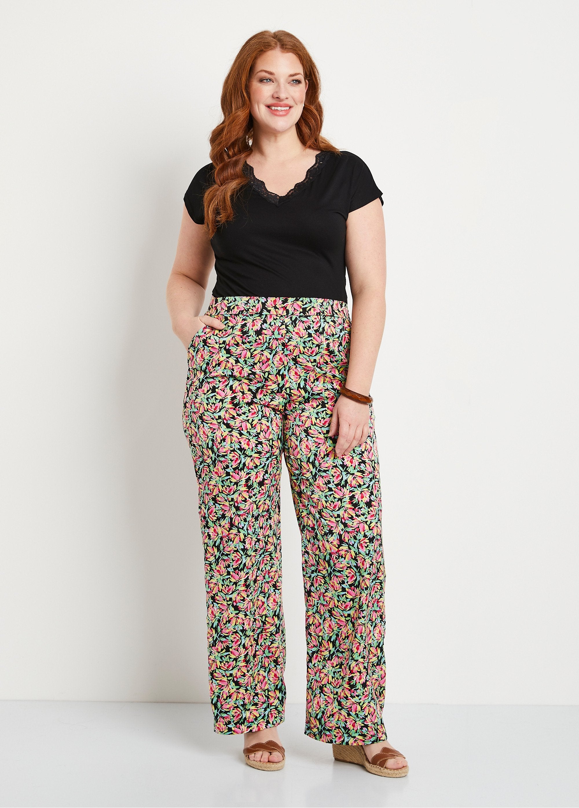 Pantalón_raso_floral_cintura_semielástica_verde_y_rosa_SF1_curvy