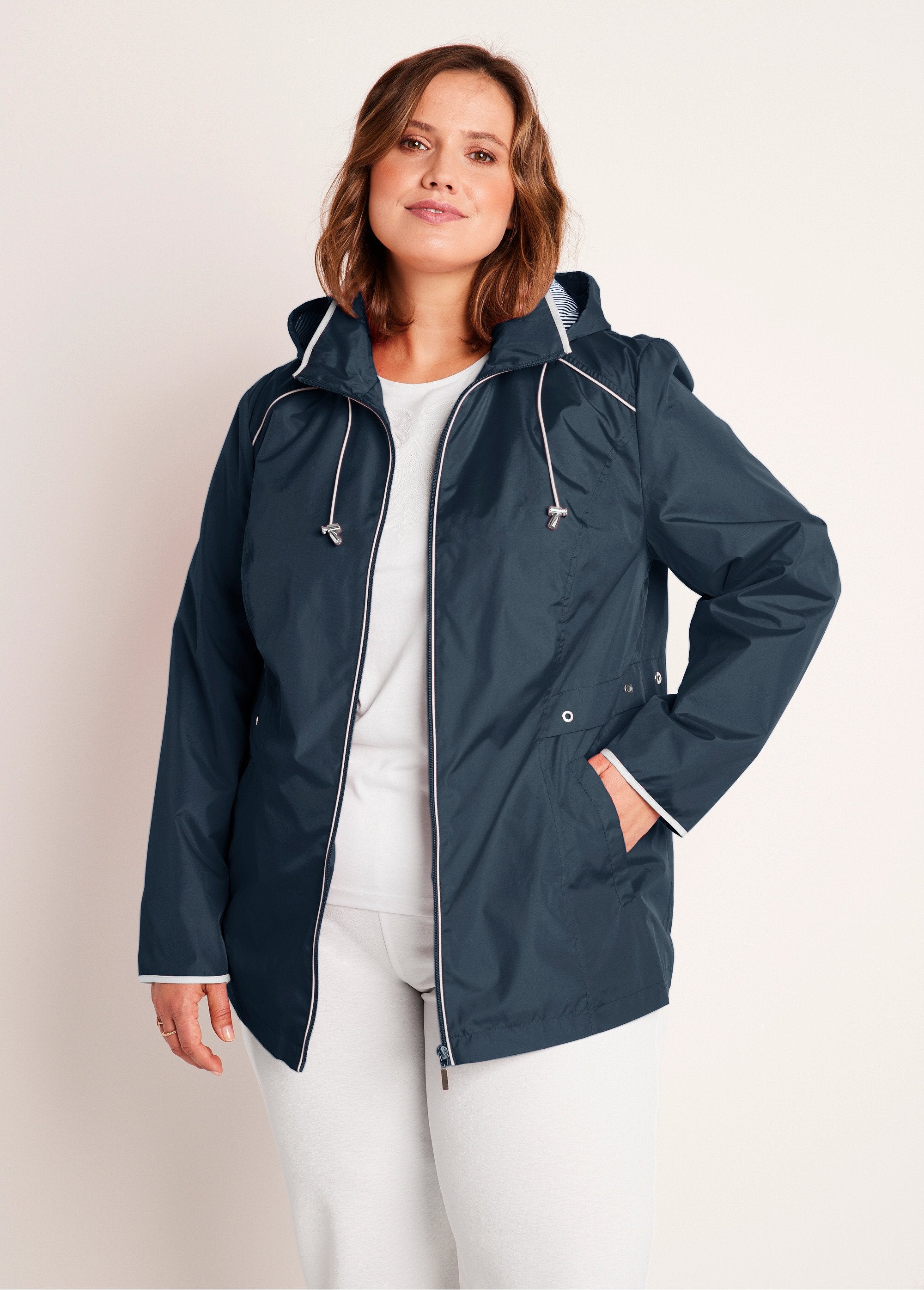 Parka_corta_con_cremallera_Marina_FA1_curvy