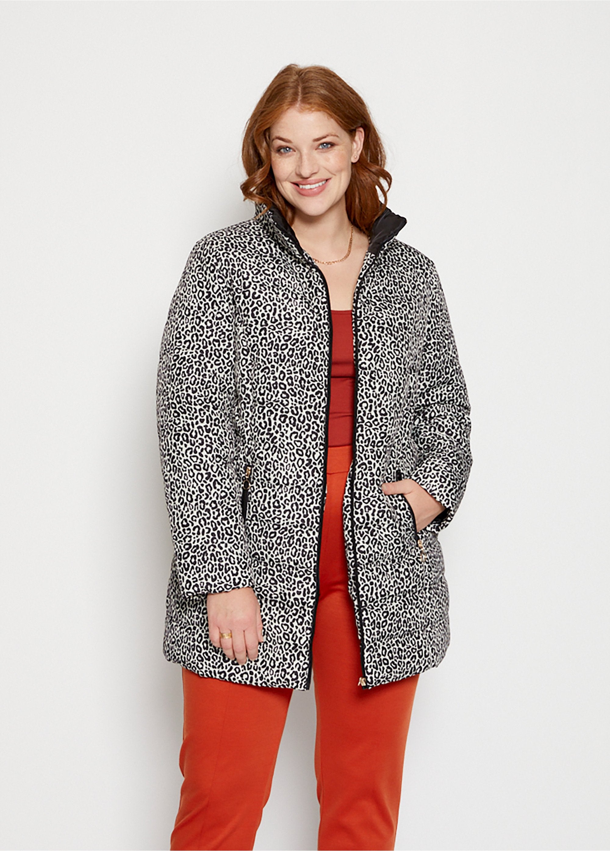 Parka_acolchada_con_estampado_de_leopardo_Natural_y_negro_FA1_curvy