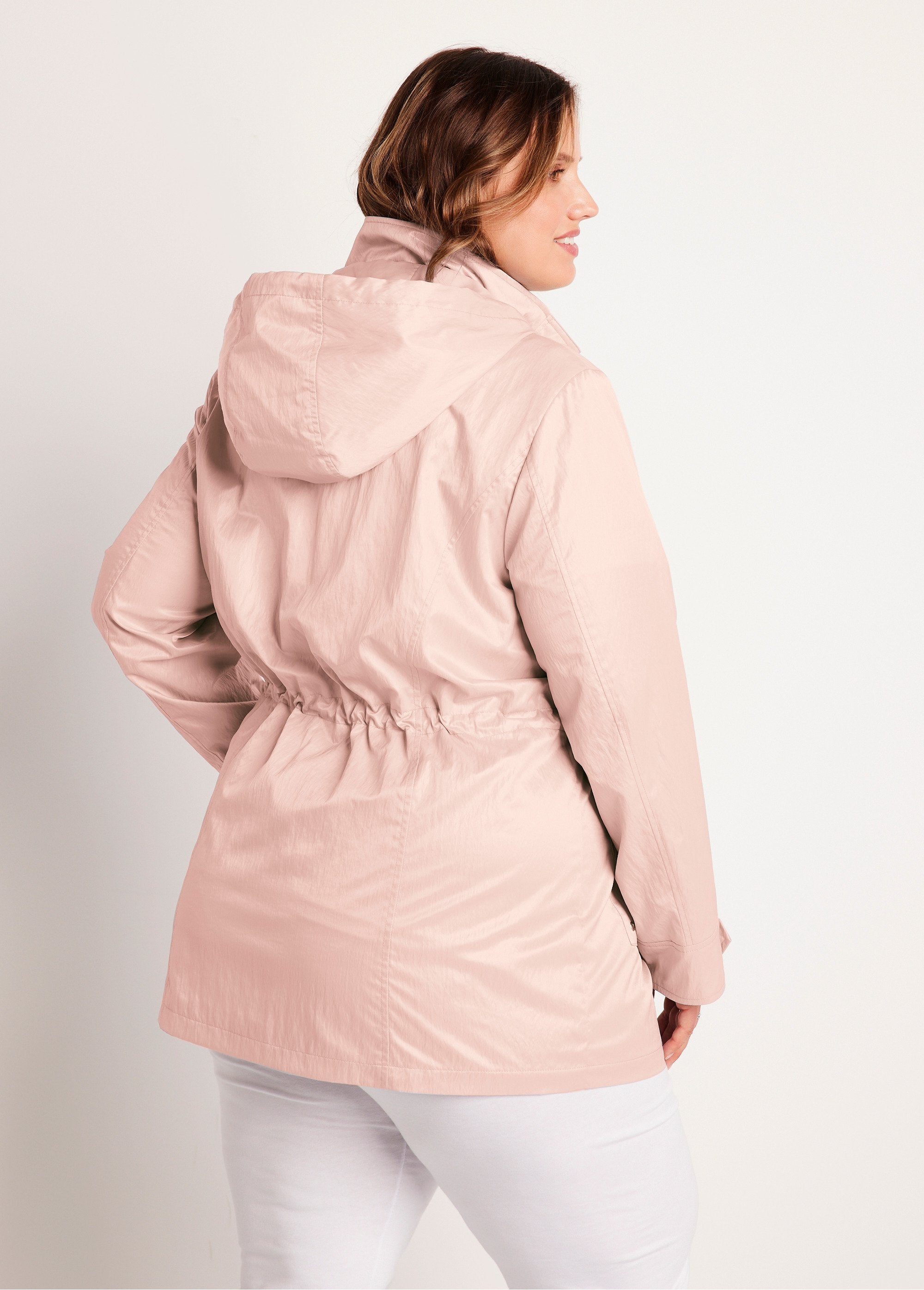 Parka_con_cremallera_y_botones_automáticos_rosa_nude_DO1_curvy