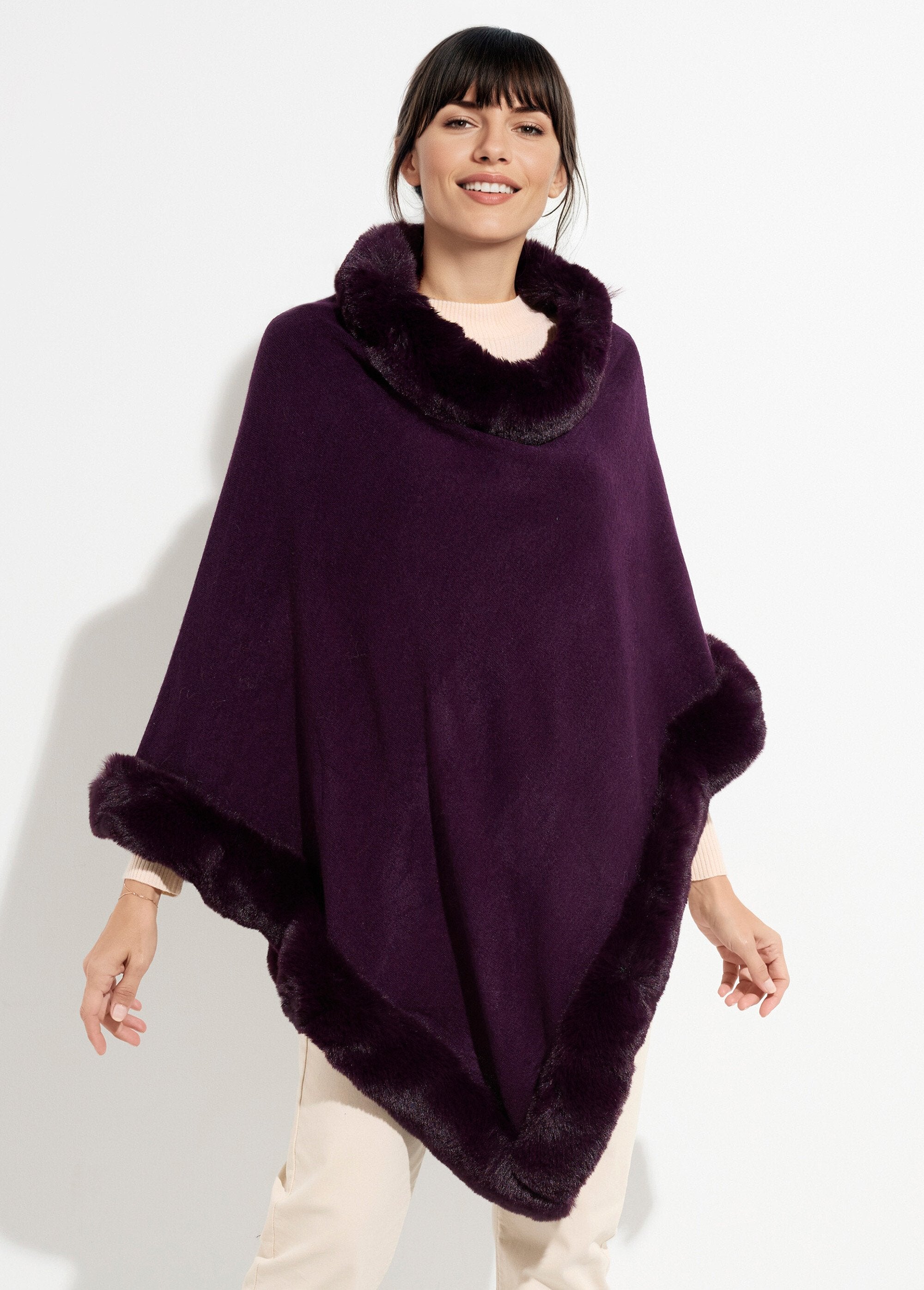 Pull_cape,_bord_fourrure_ton_sur_ton_Prune_FA1_slim