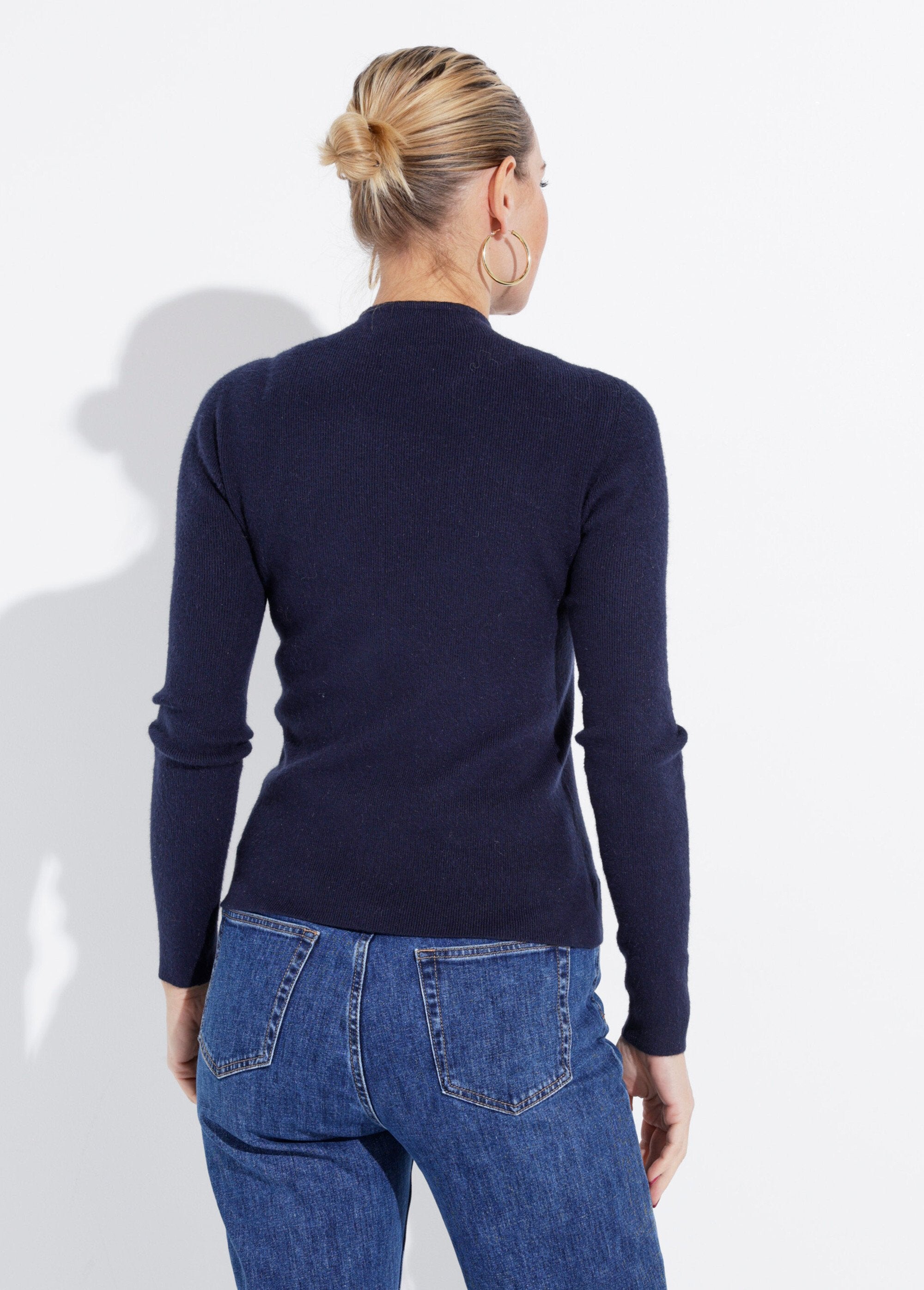 Pull_col_roulotté_forme_ajustée_Marine_DO1_slim