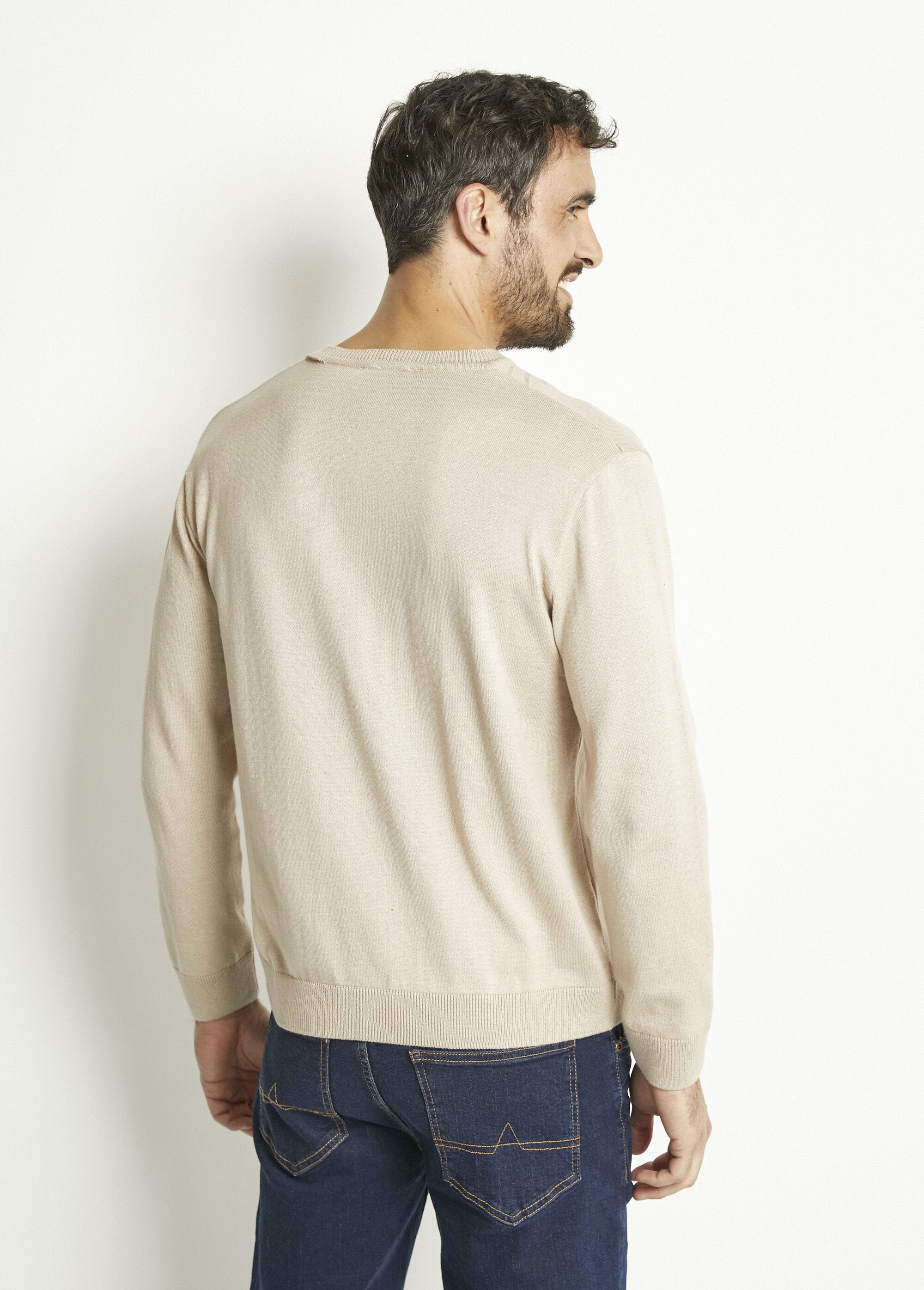 Jersey_de_algodón_de_manga_larga_con_cuello_de_pico_Beige_DO1_slim