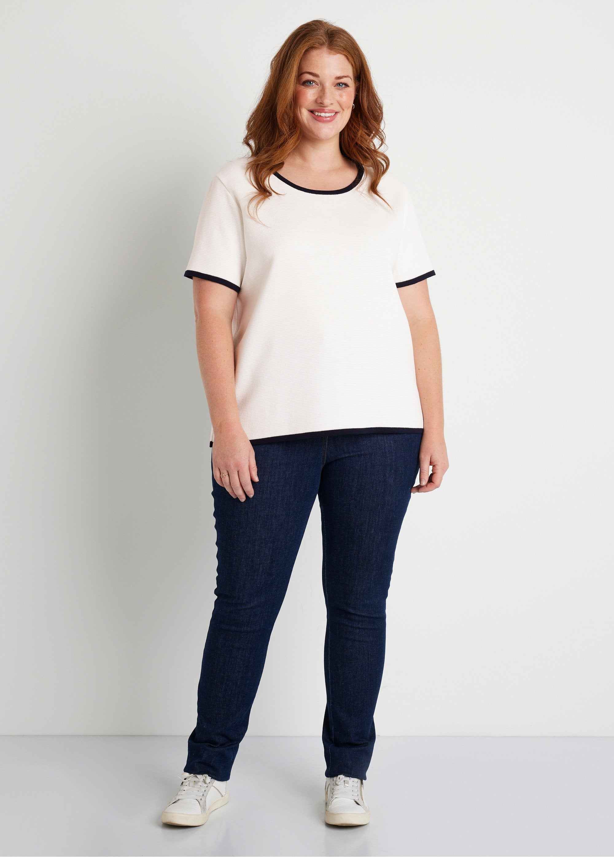 Jersey_corto_bicolor_de_manga_corta_Blanco_y_azul_marino_SF1_curvy