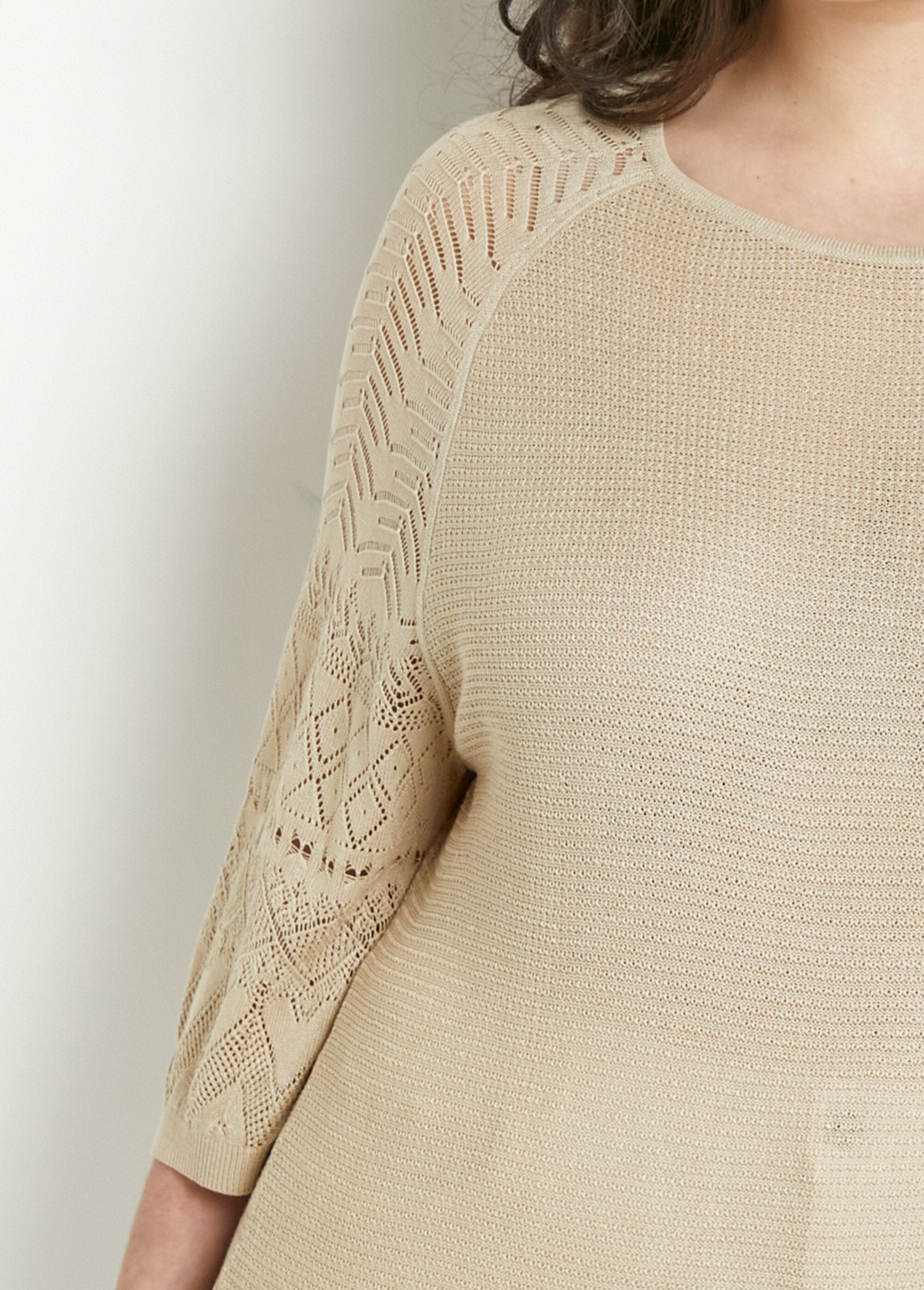 Jersey_ligero_con_manga_raglán_3/4_y_cuello_redondo_Beige_DE1_curvy