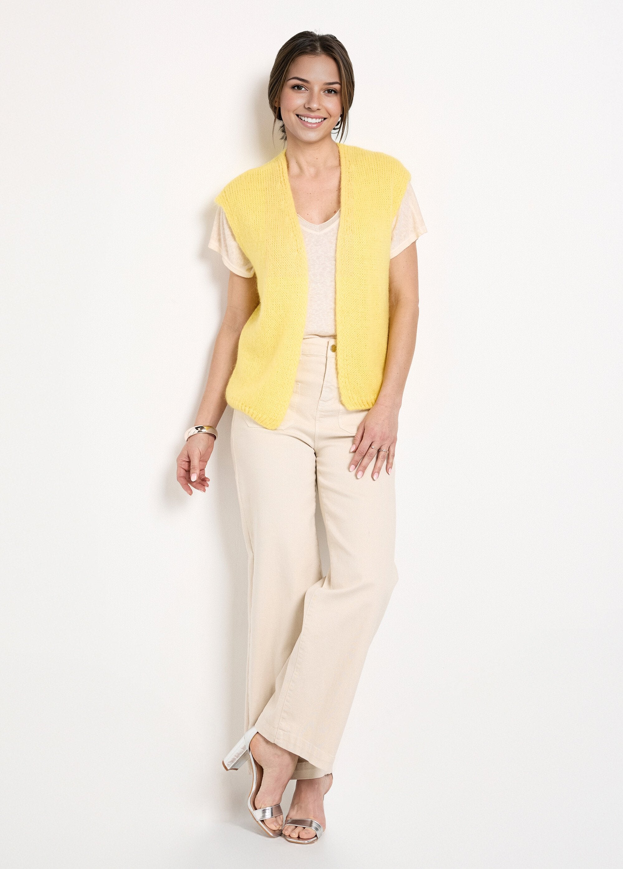 Suéter_cálido_de_lana_mohair_sin_mangas_de_borde_a_borde_AMARILLO_SF1_slim
