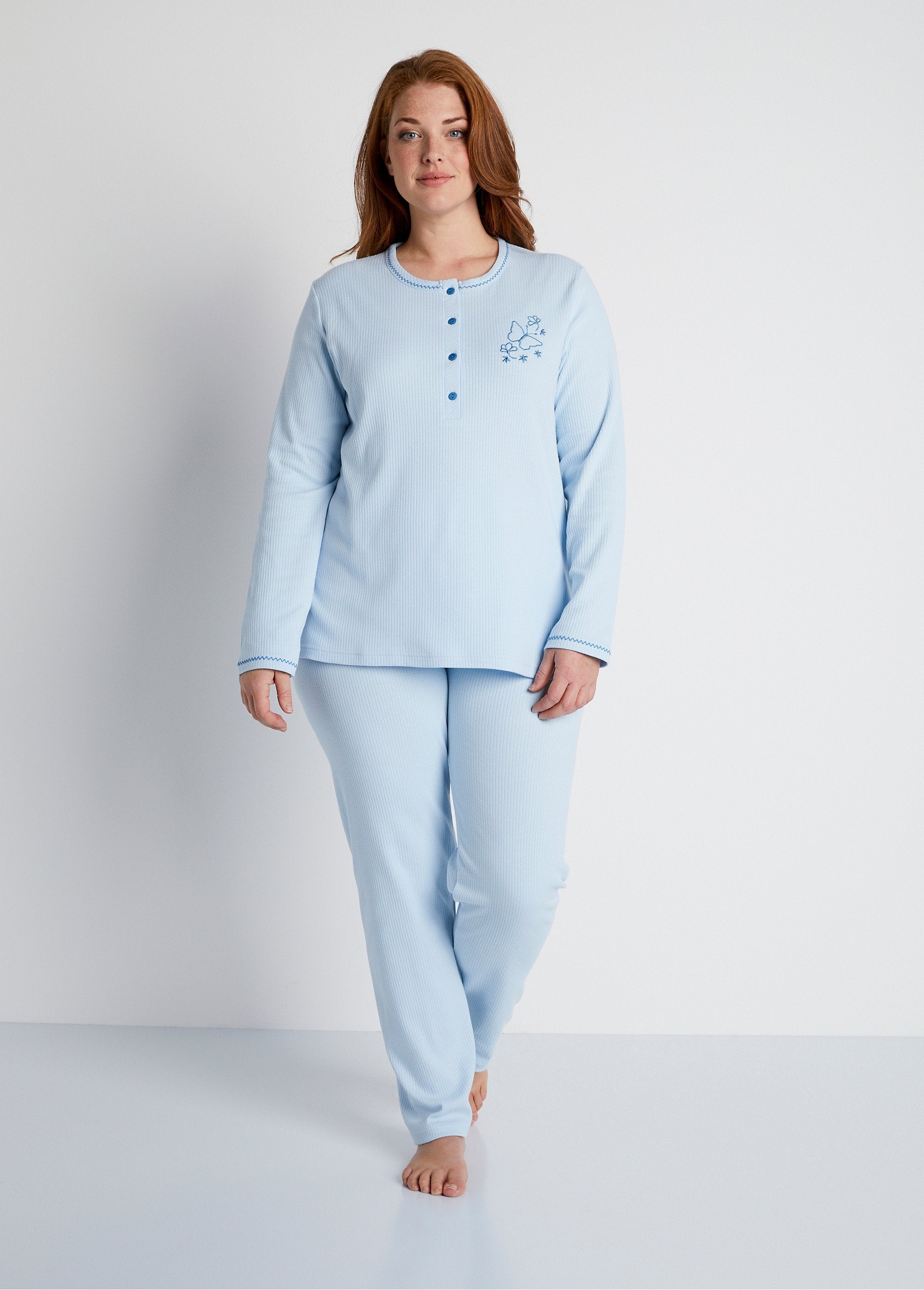 Pijamas_bordados_Azul_FA1_curvy