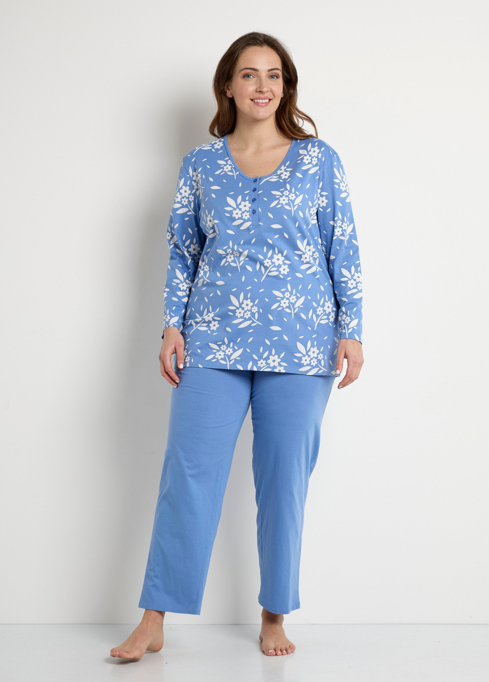 Pijama_de_manga_larga_de_algodón_con_botones_y_cuello_en_V_Azul_SF1_curvy