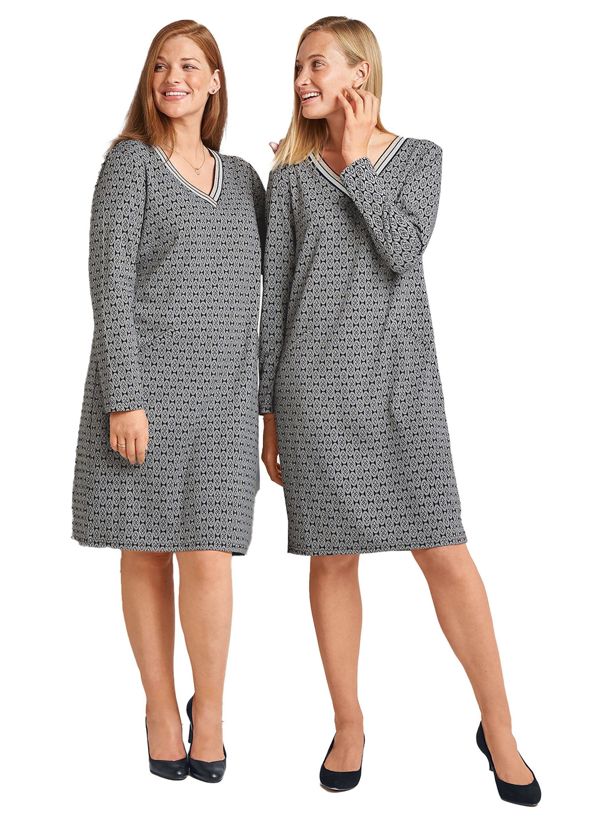 Vestido_de_punto_jacquard_de_fantasía_Fondo_negro_FA1_curvy