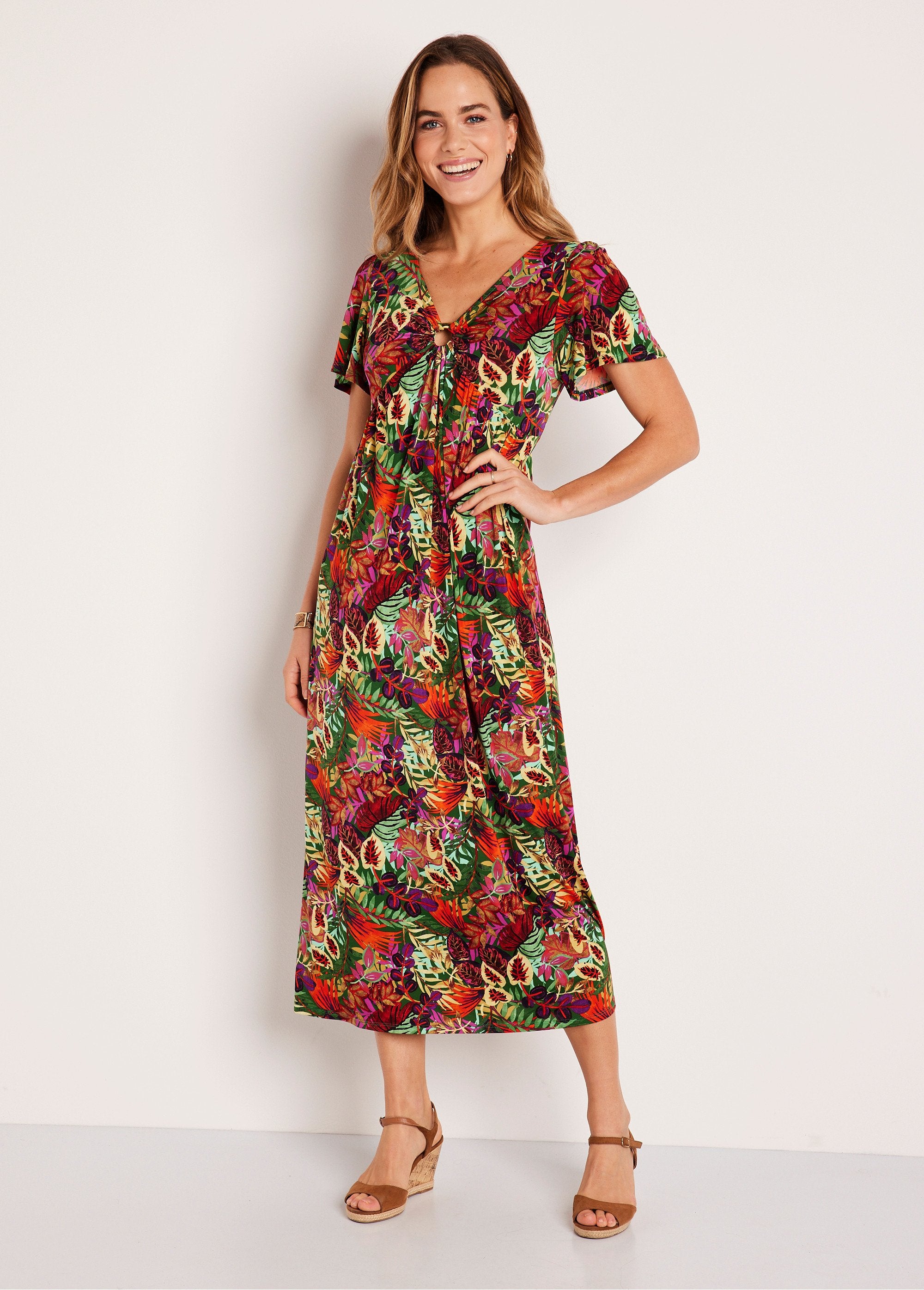 Vestido_largo_evasé_con_escote_en_V_y_estampado_de_joyas_Multicolor_FA1_slim