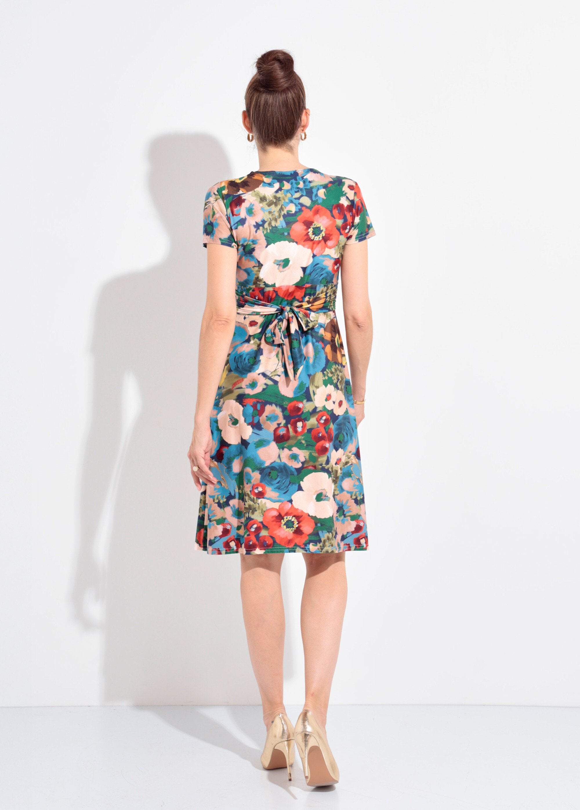 Vestido_de_manga_corta_con_estampado_de_amapolas_Azul_y_rojo_DO1_slim