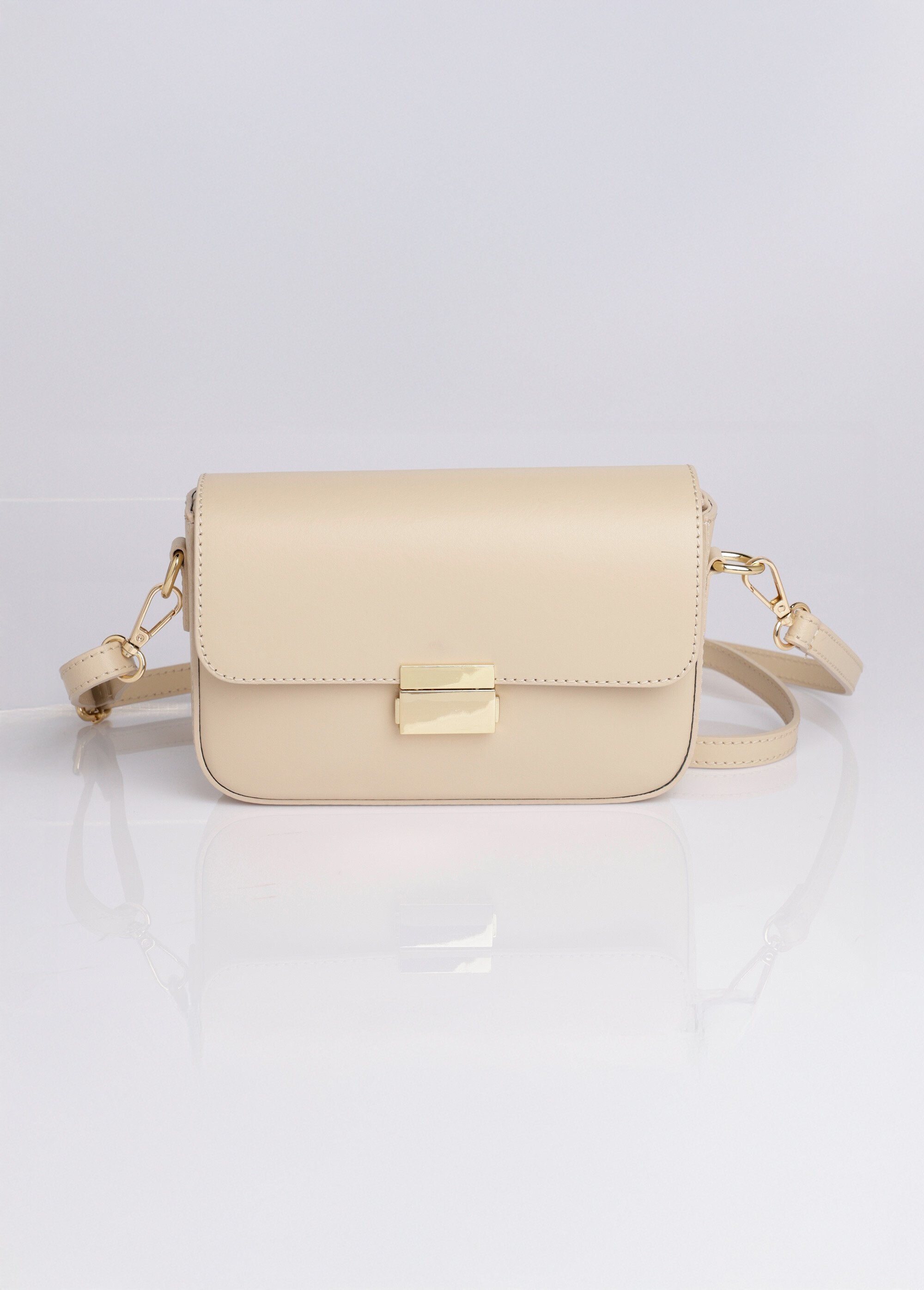 Bolso_mensajero_de_cuero_Crudo_FA1_slim