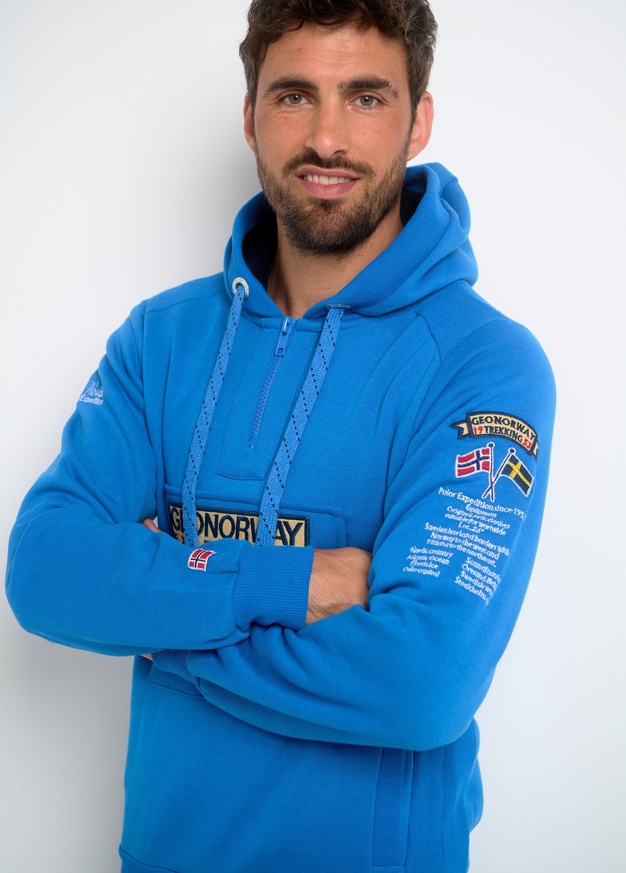 Sudadera_con_capucha_de_manga_larga_y_media_cremallera_azul_real_GA1_slim