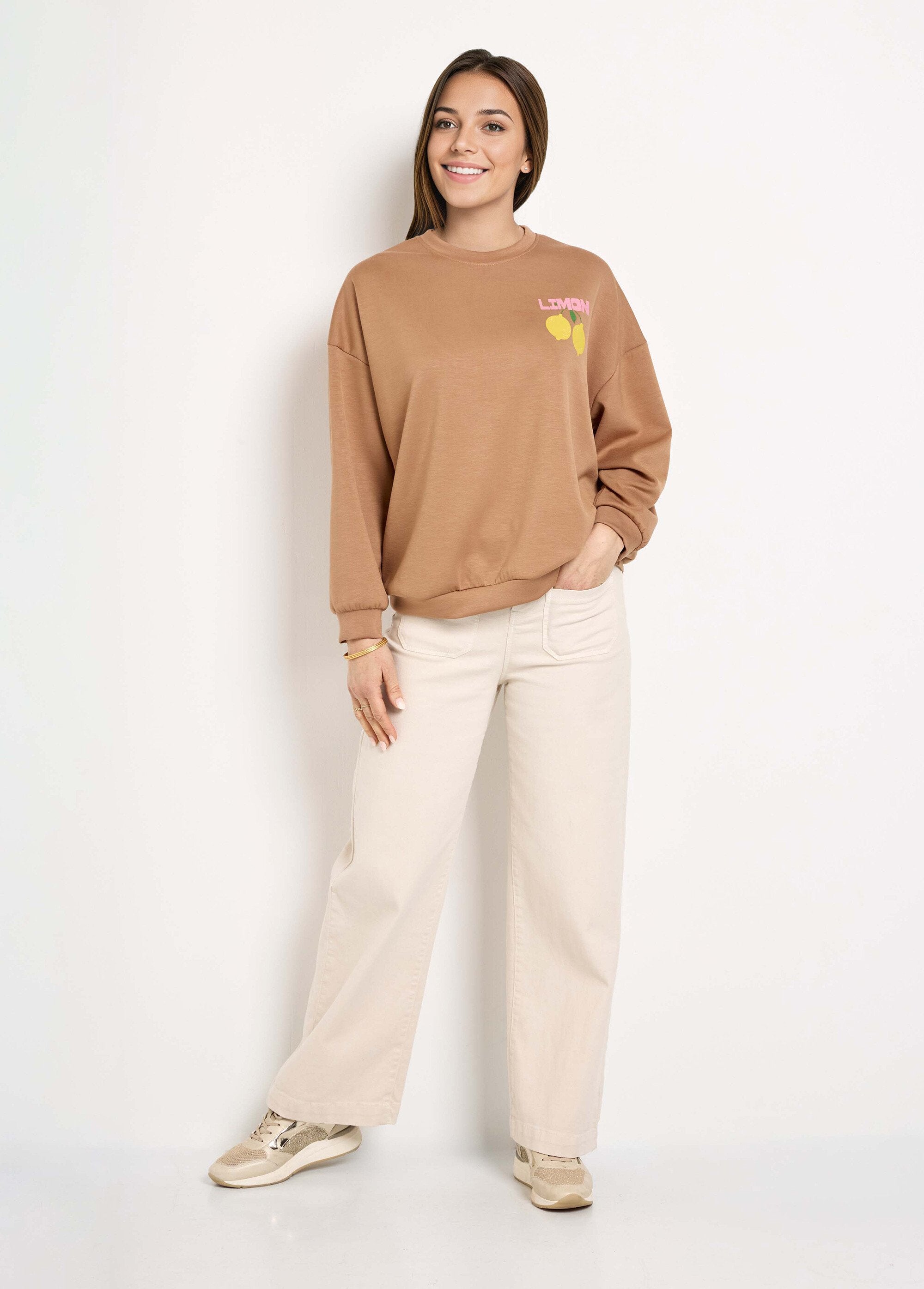 Sudadera_de_cuello_redondo_con_estampado_de_limones_de_punto_suave_camello_SF1_slim