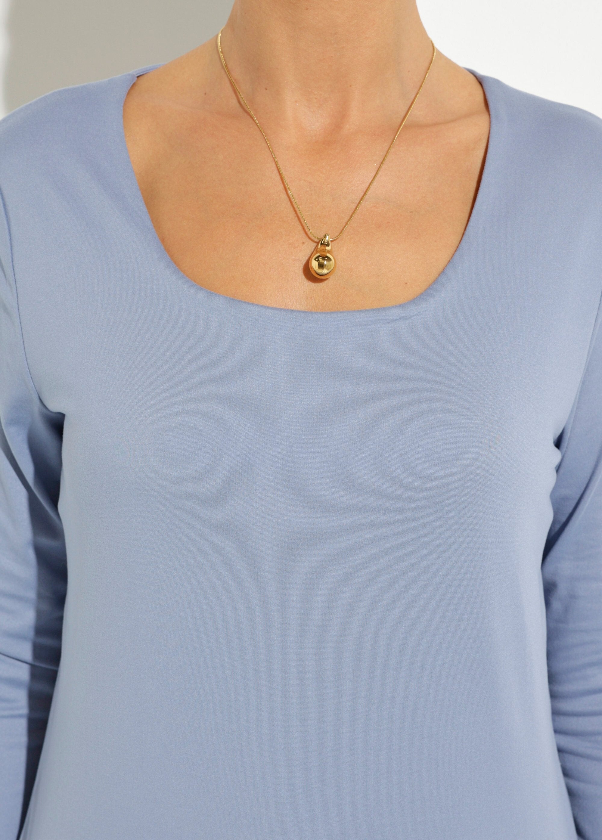 Camiseta_de_manga_larga_con_cuello_de_bailarina_Índigo_DE1_slim