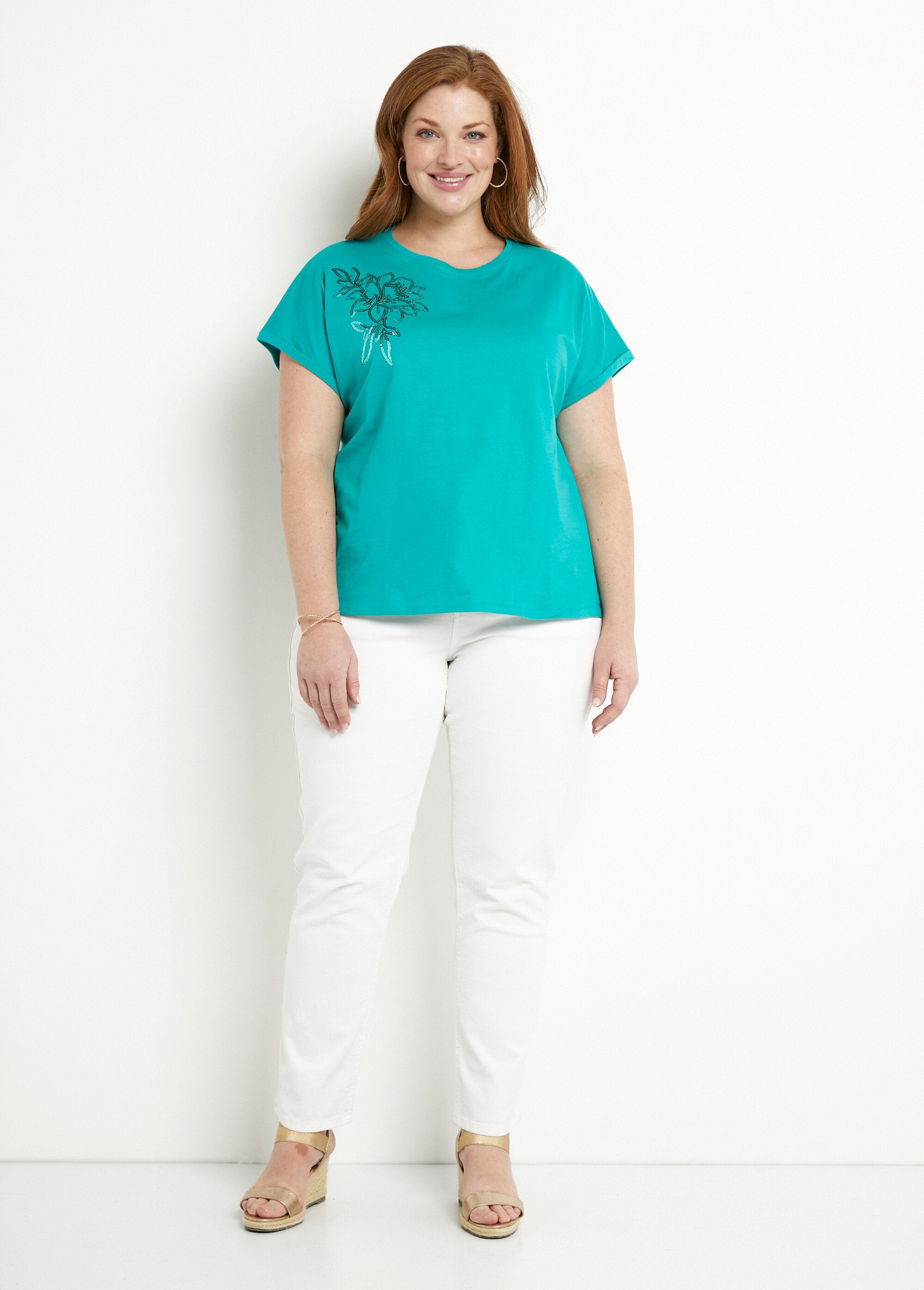 Camiseta_de_algodón_lisa_con_mangas_cortas_y_lentejuelas._Turquesa_SF1_curvy