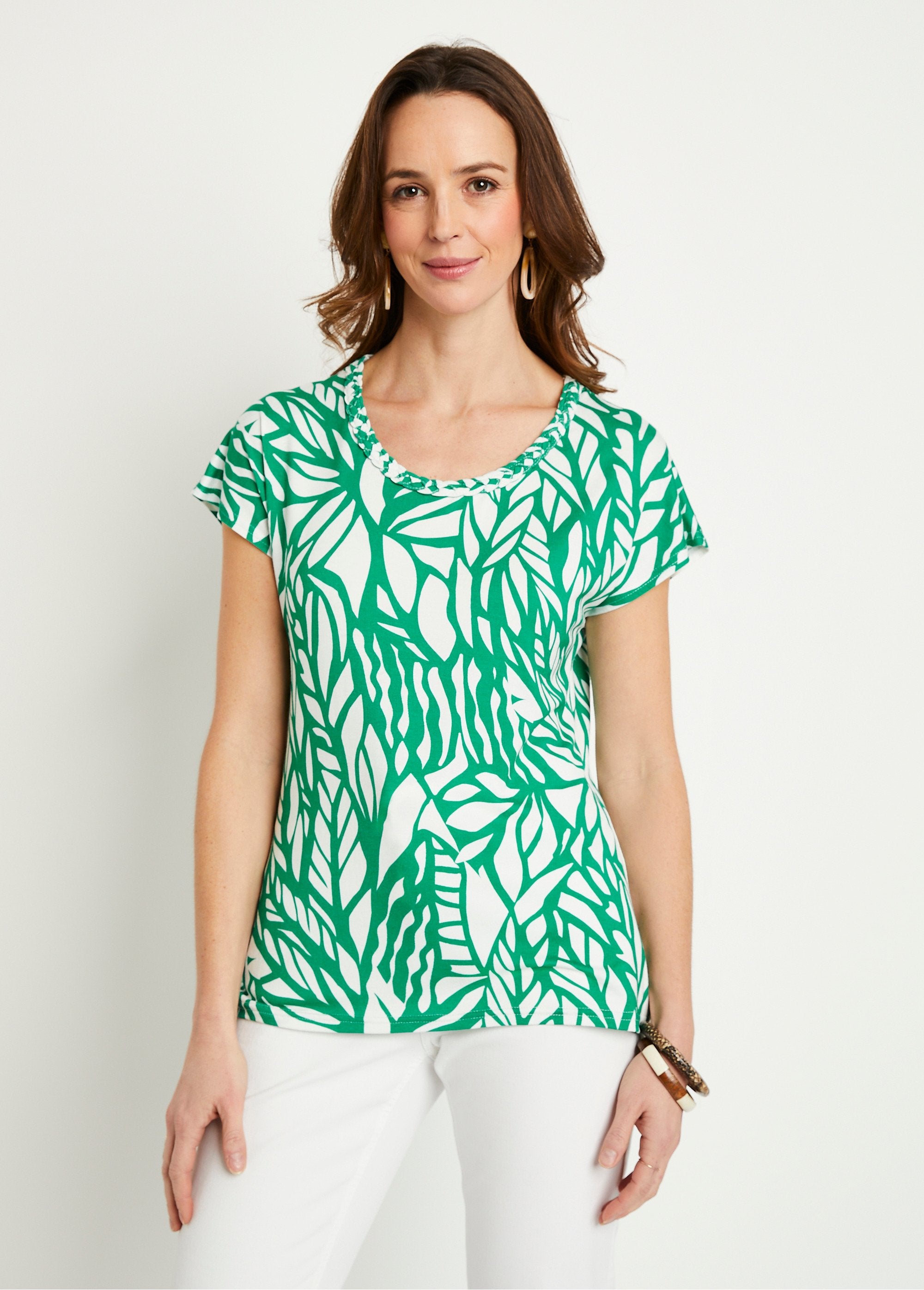 Camiseta_gráfica_corta_verde_y_blanco_FA1_slim