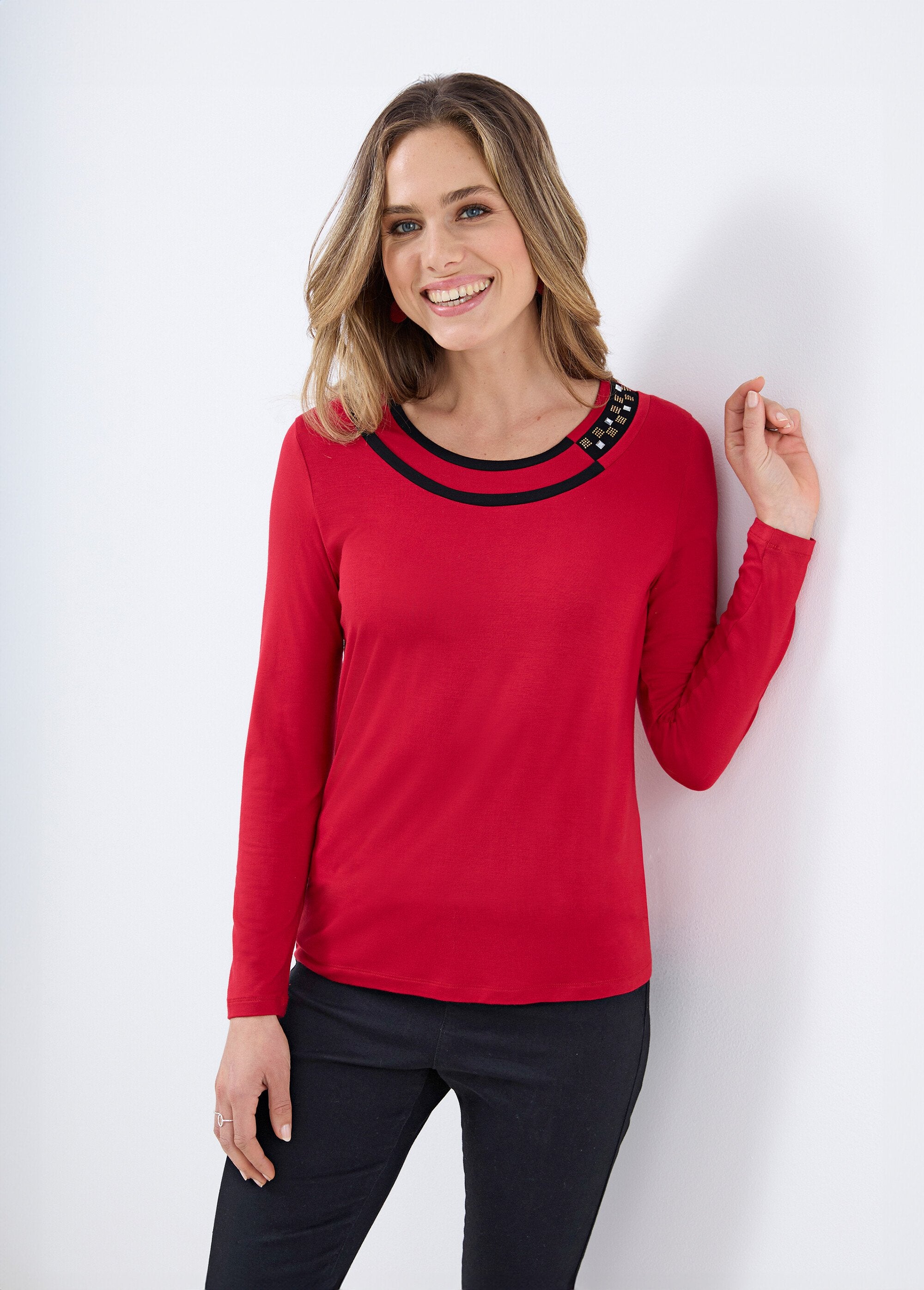 Camiseta_fluida_de_cuello_redondo_y_strass_Rojo_FA1_slim