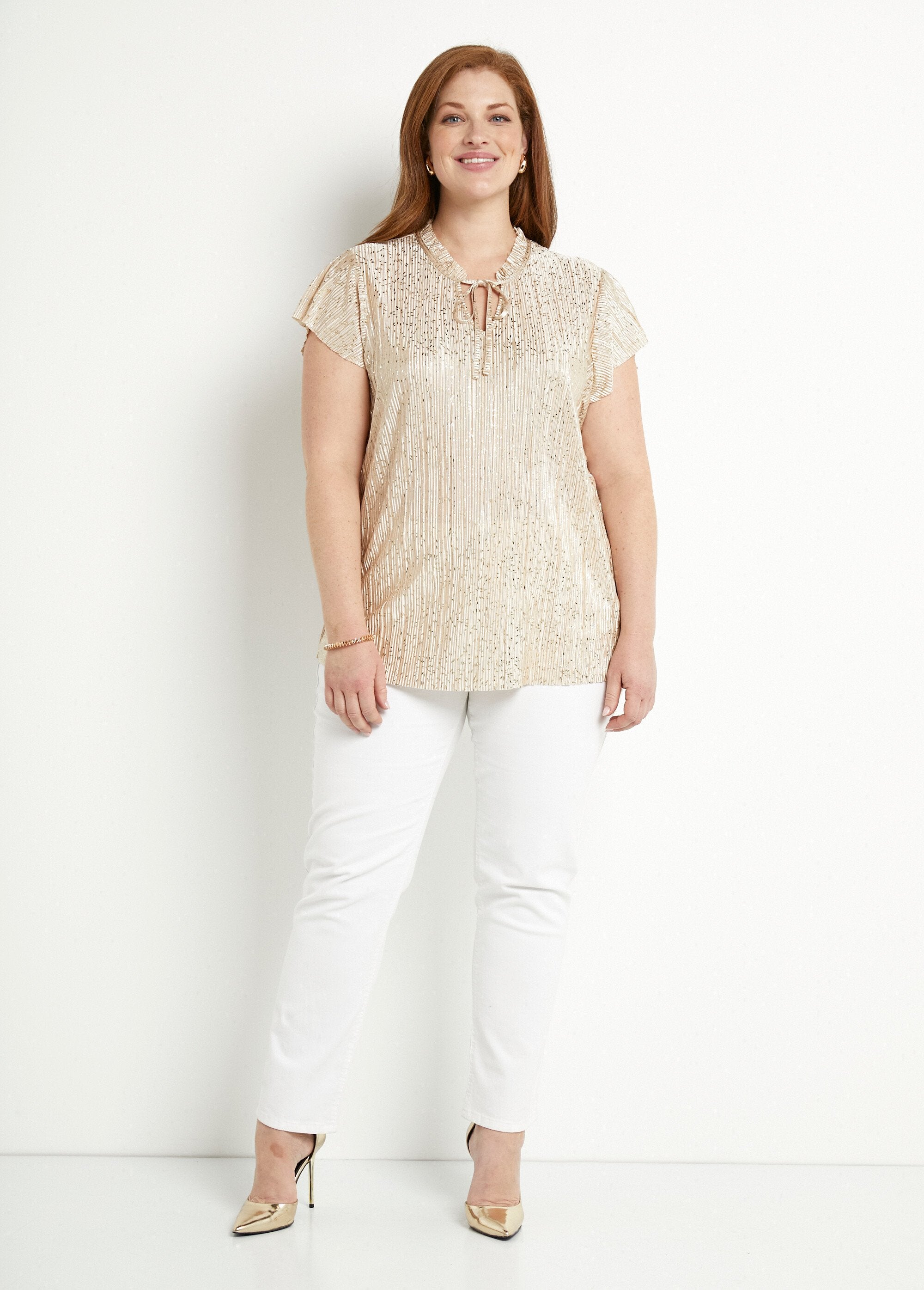 Camiseta_larga_de_manga_corta_con_estampado_dorado_Beige_SF1_curvy