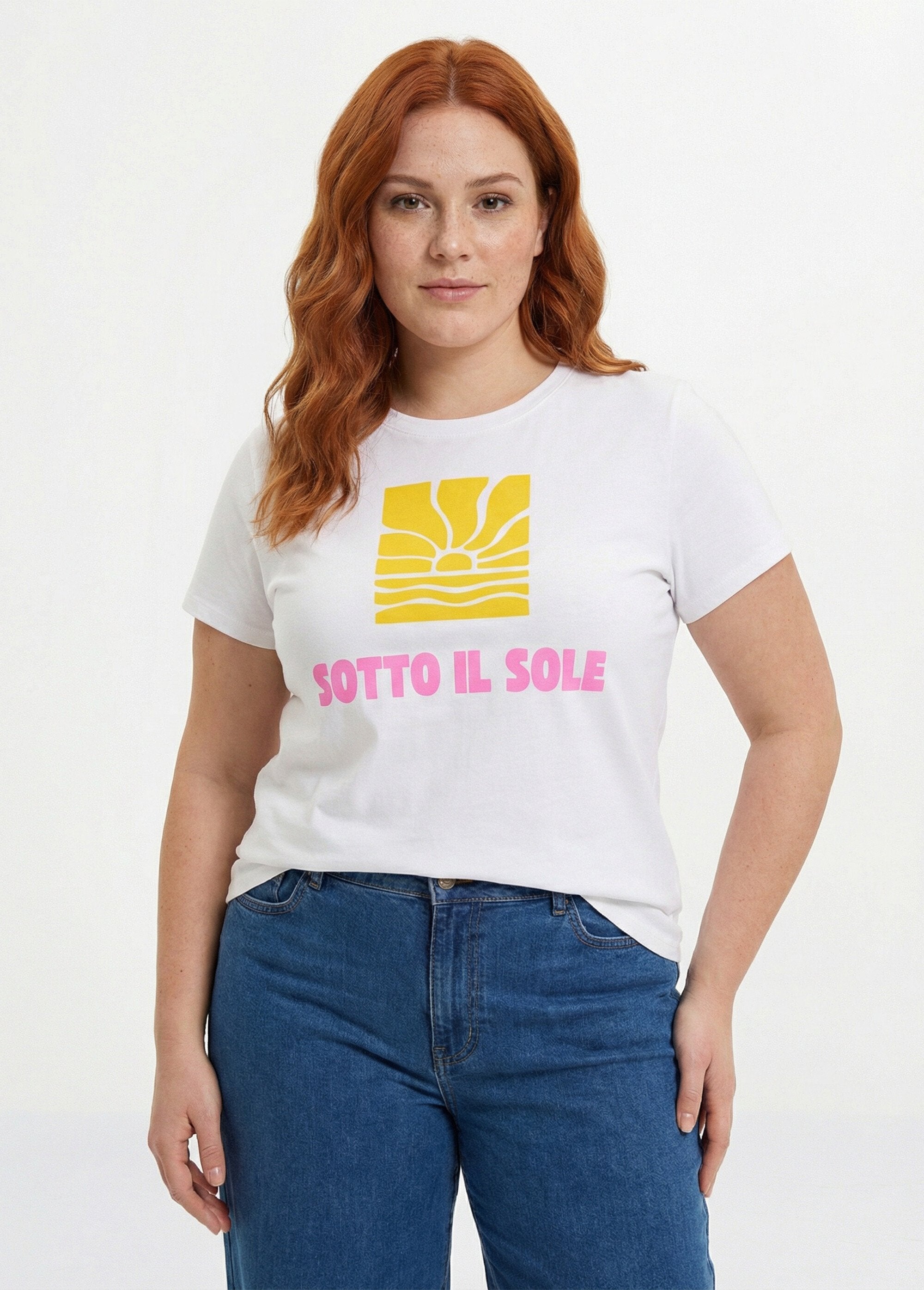 Camiseta_de_manga_corta,_estampado_de_sol_Impresión_en_blanco_FA2_curvy