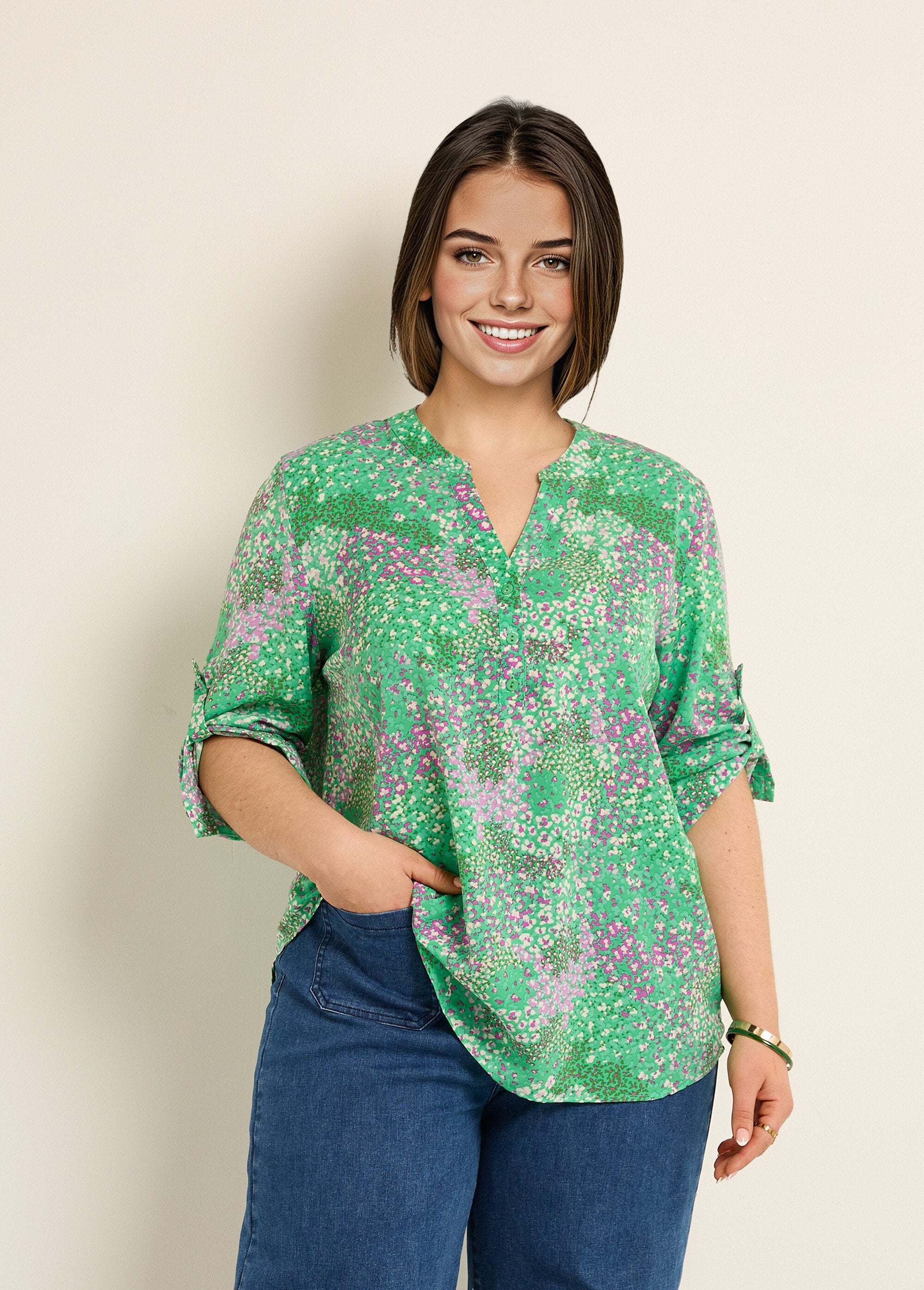 Túnica_floral_de_manga_larga_con_cuello_en_V_Estampados_verdes_FA1_curvy