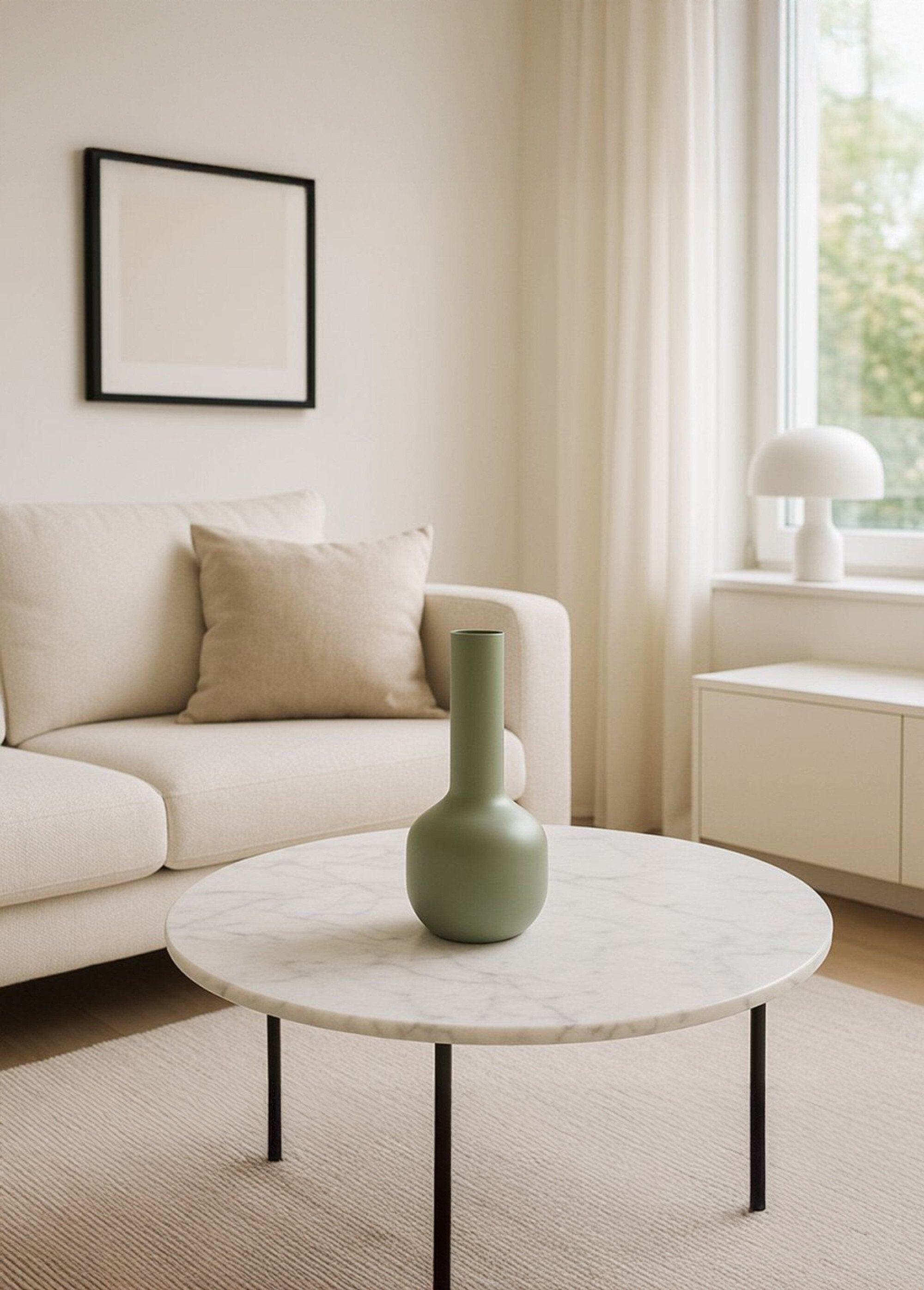 Jarrón_de_metal_con_cuello_estrecho_y_largo._Verde_SF1_slim