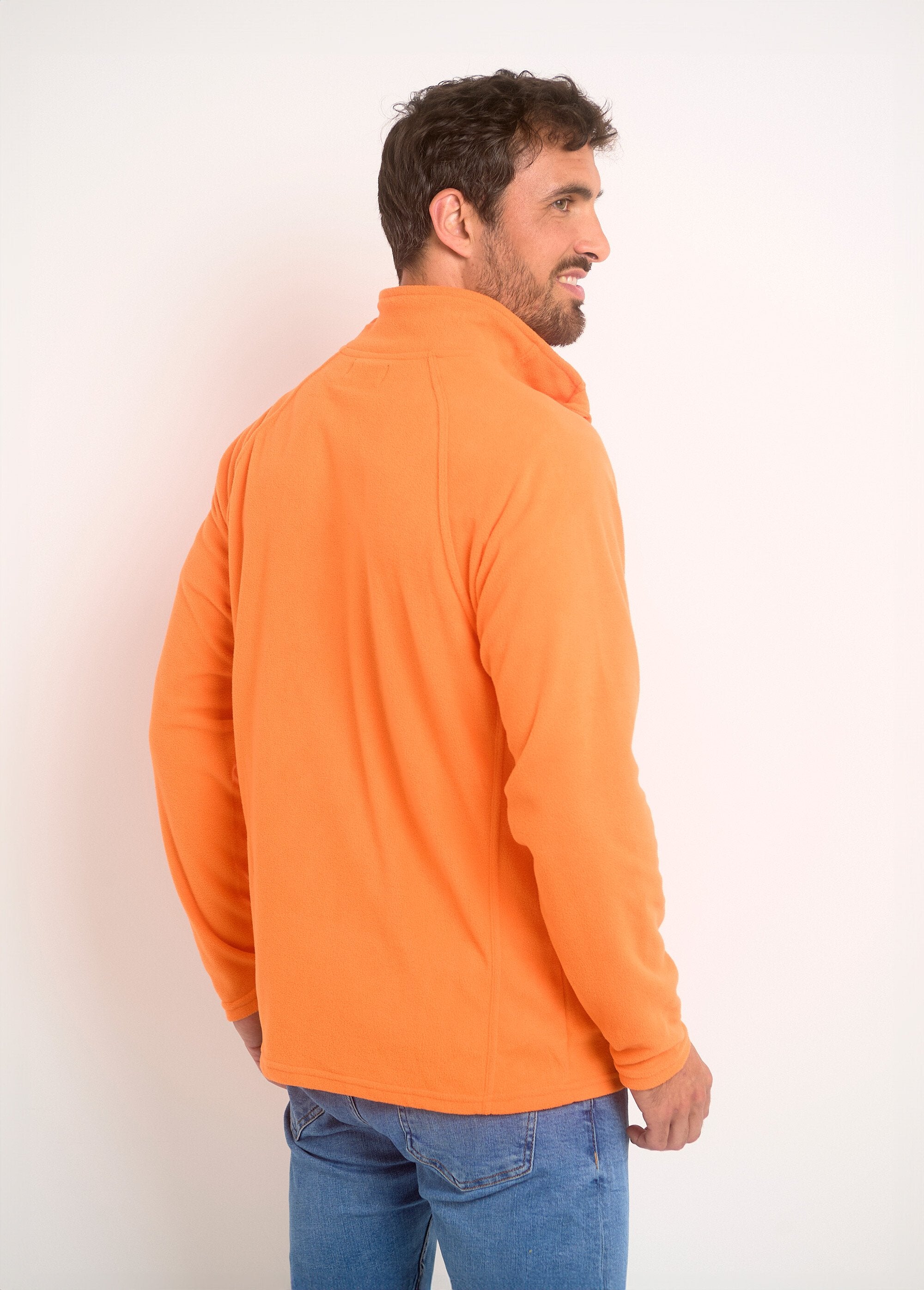 Cálida_chaqueta_polar_con_cuello_alto_naranja_DO1_slim