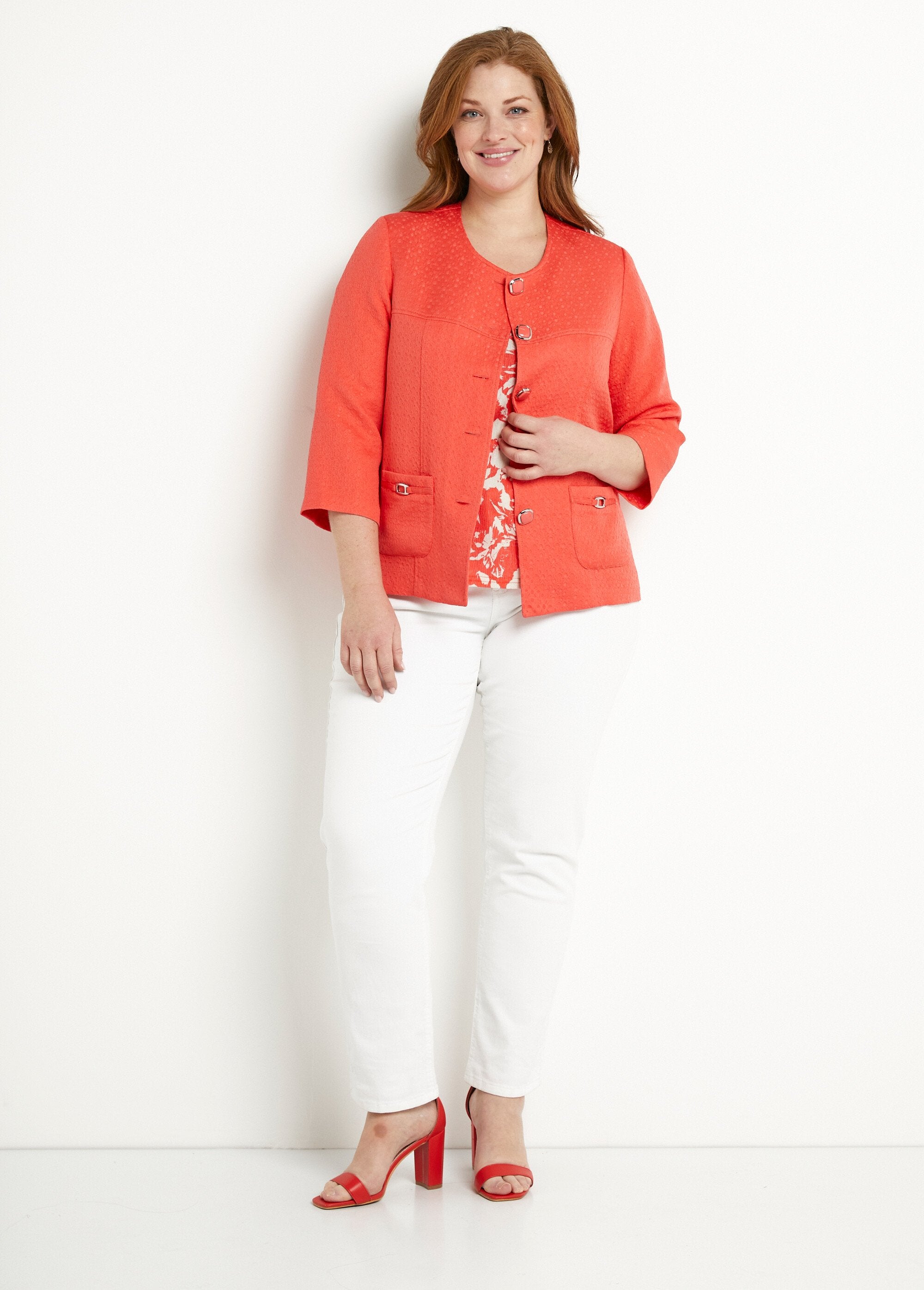 Chaqueta_con_cuello_redondo_y_manga_3/4_Coral_SF1_curvy