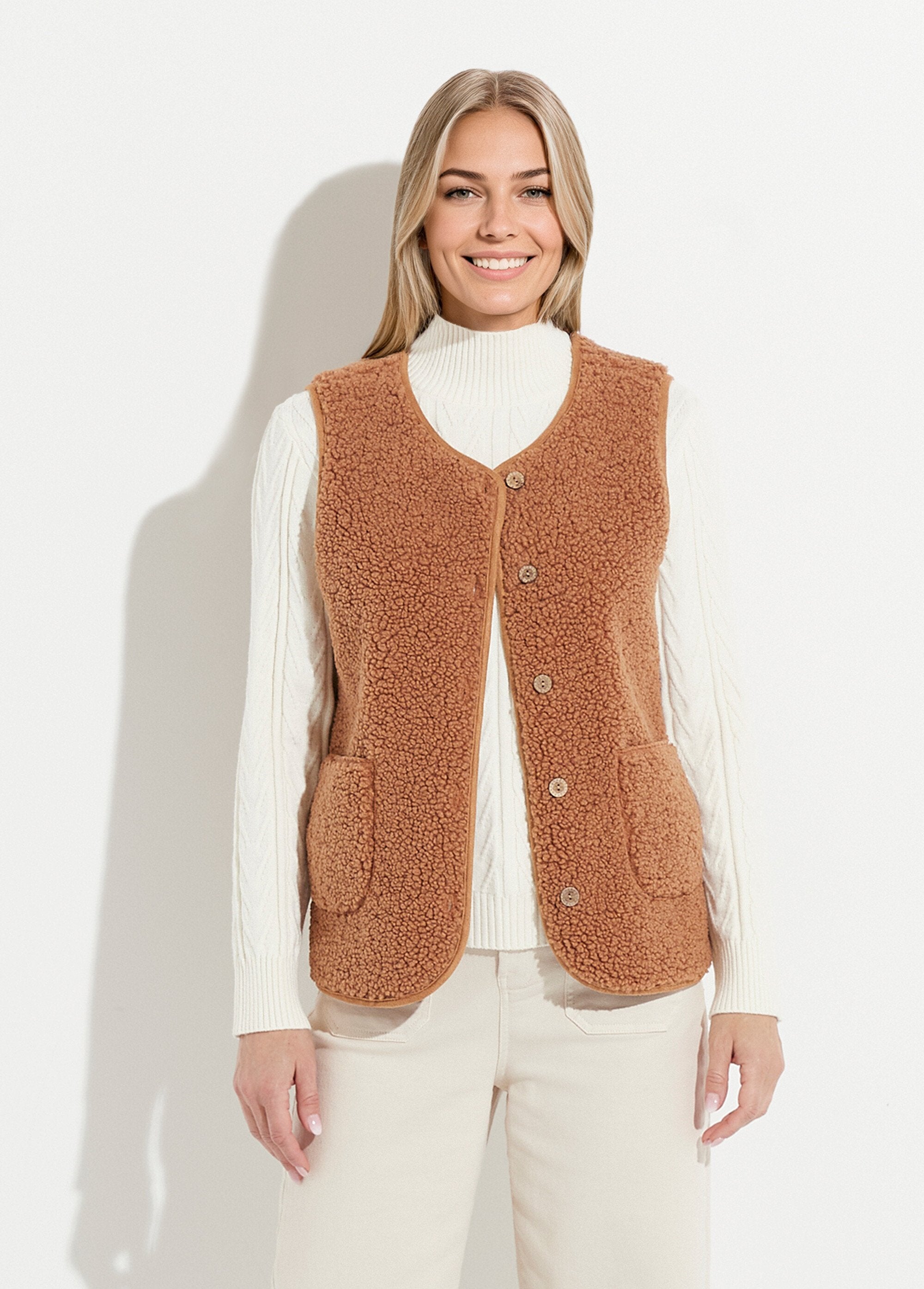 Chaqueta_sin_mangas_de_sherpa_con_interior_aterciopelado._Caramelo_FA1_slim