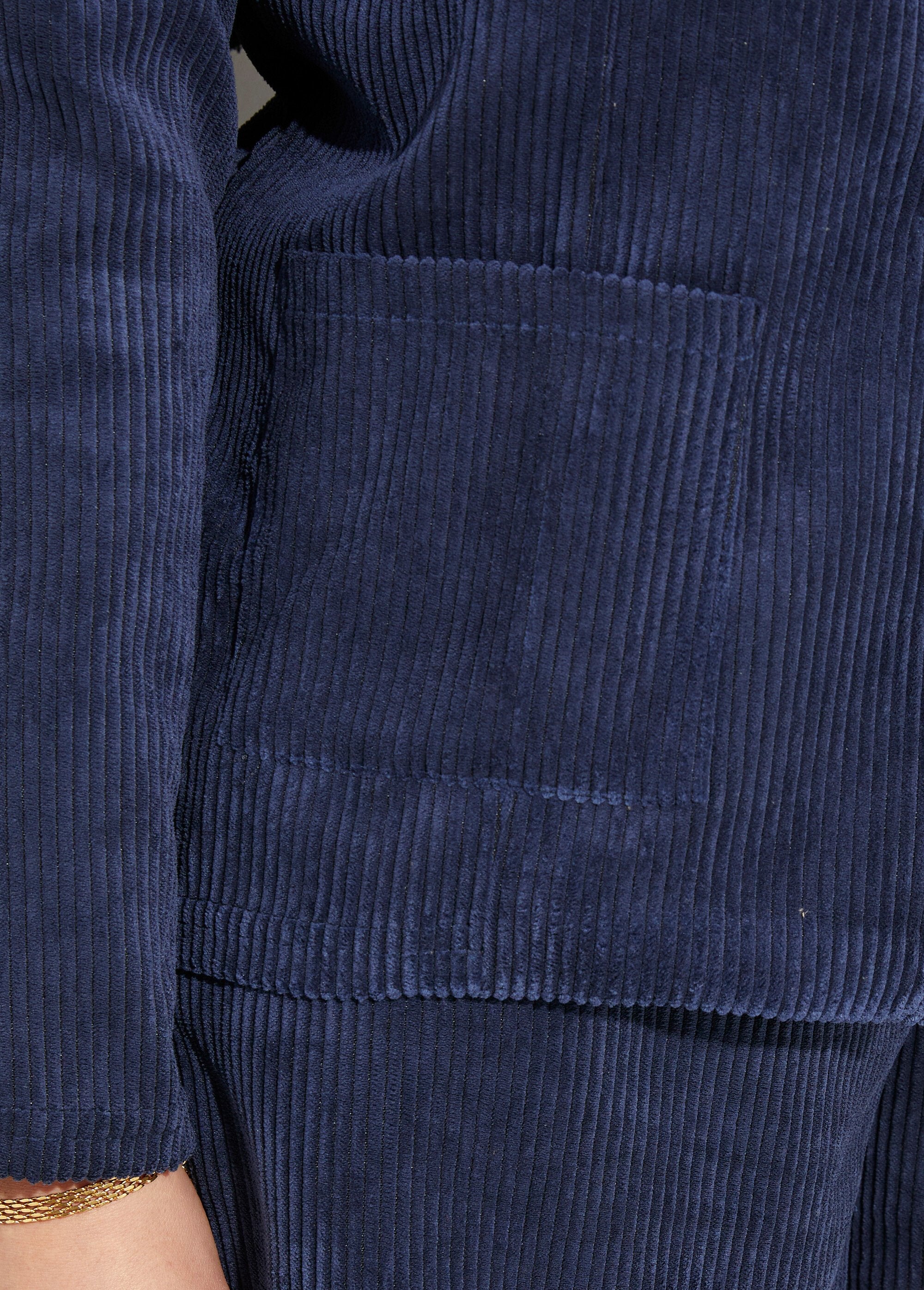 Chaqueta_de_pana_de_cintura_ancha,_cuello_sastre_Marina_DE2_slim