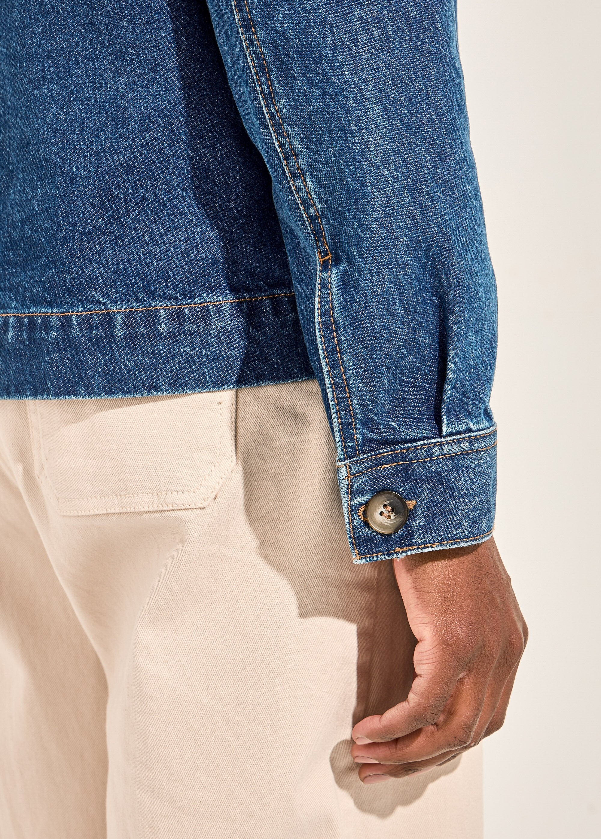 Chaqueta_de_trabajo_con_botones_en_denim_Azul_DE3_slim